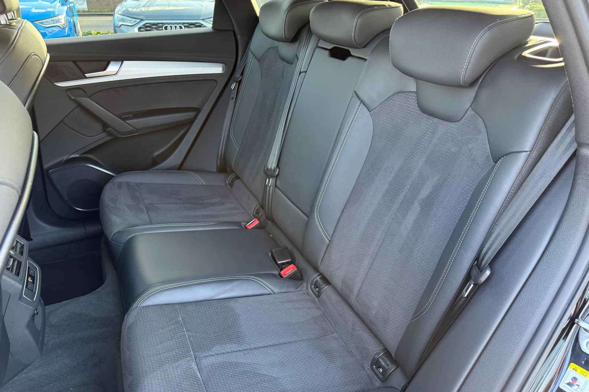 Audi Q5 thumbnail image number 38