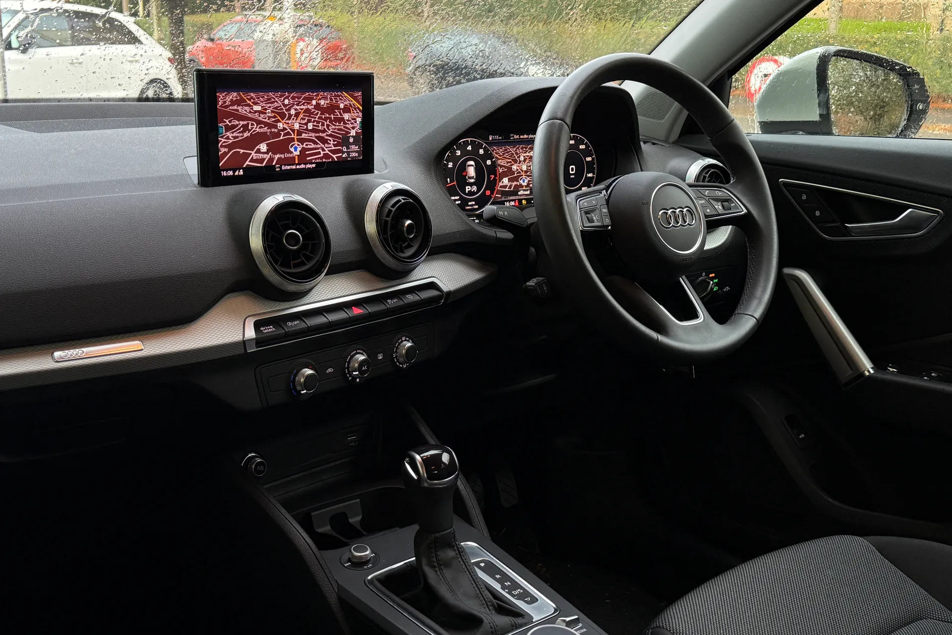 Audi Q2 thumbnail image number 21