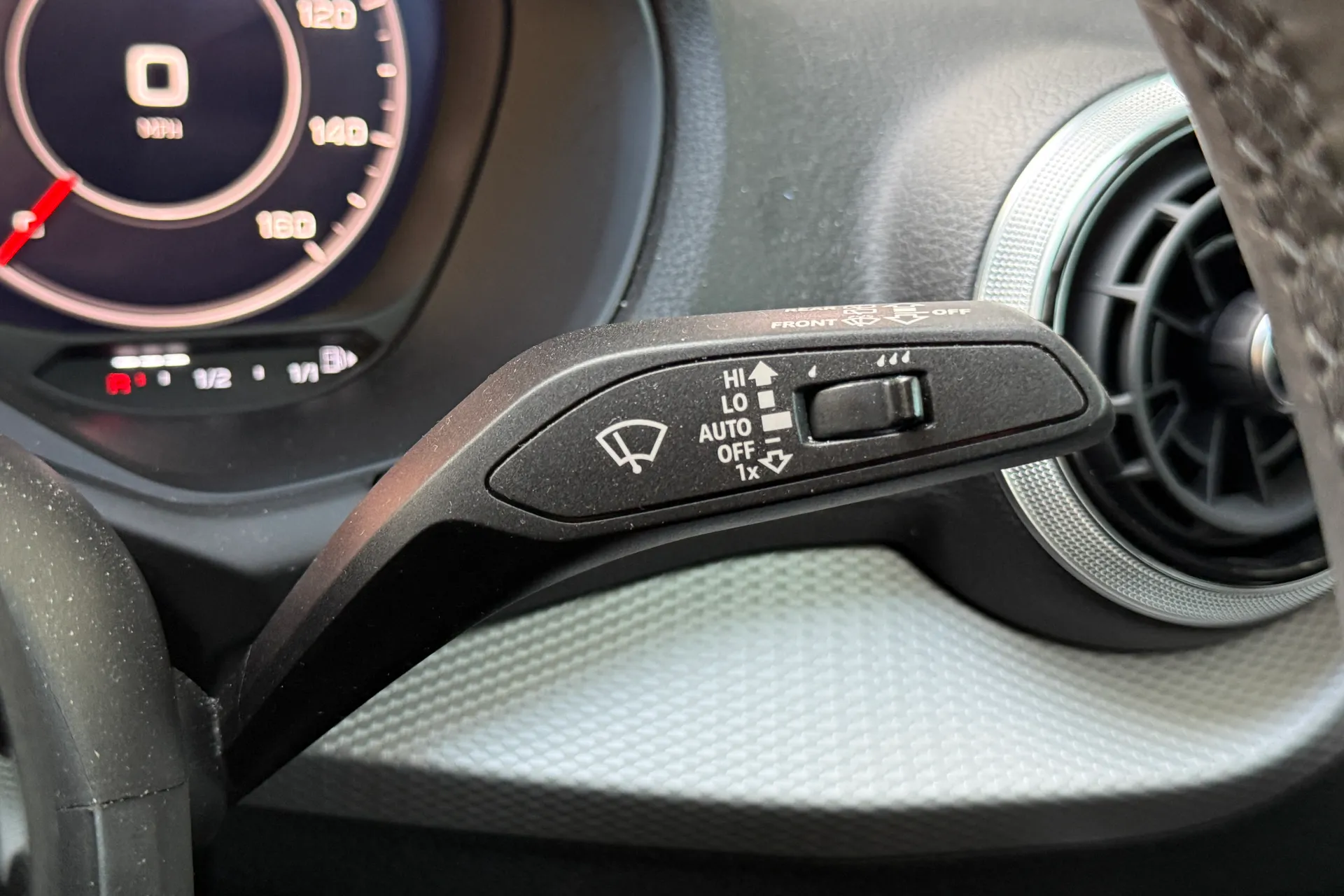 Audi Q2 thumbnail image number 57