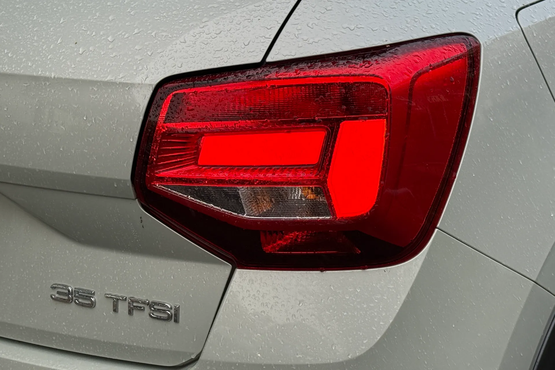 Audi Q2 thumbnail image number 23