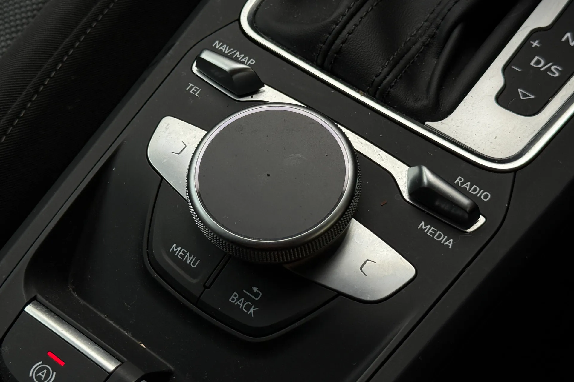 Audi Q2 thumbnail image number 45