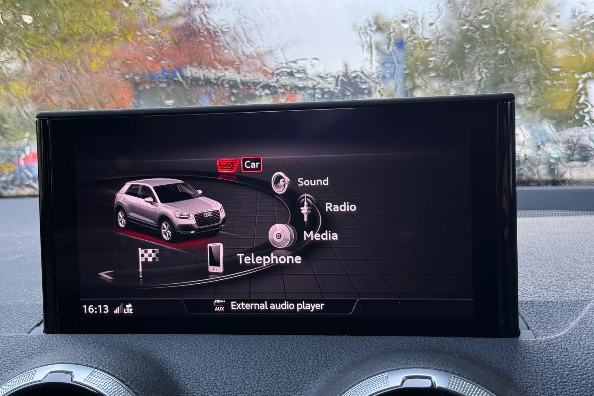 Audi Q2 thumbnail image number 41