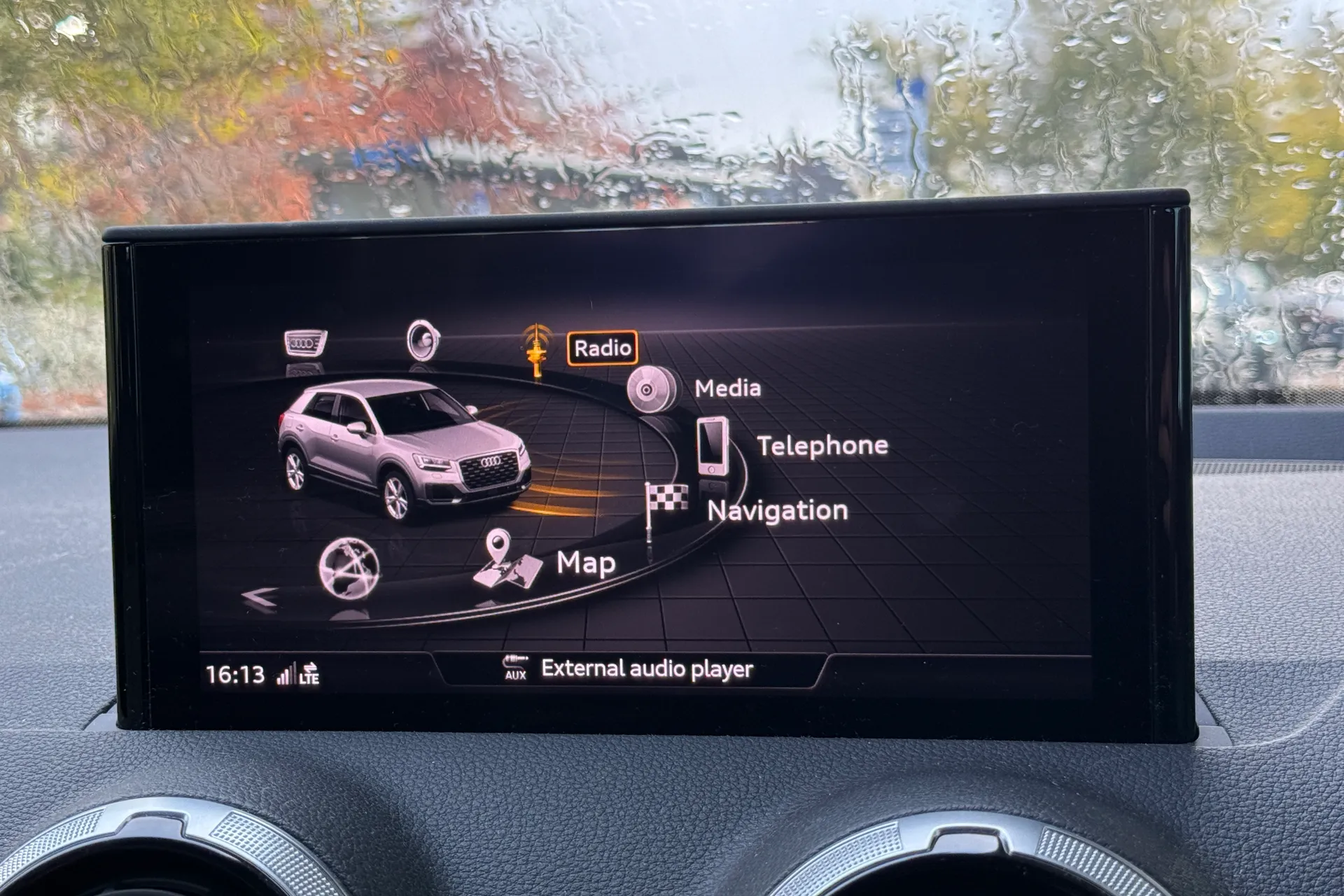 Audi Q2 thumbnail image number 42