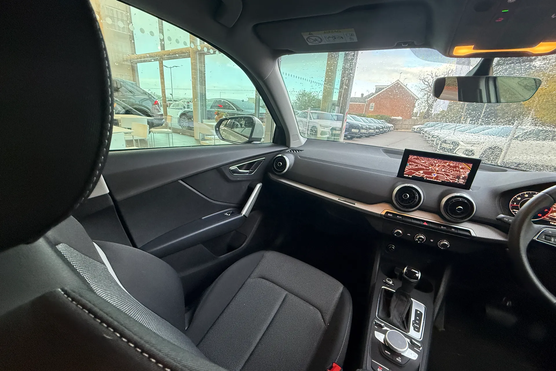 Audi Q2 thumbnail image number 15