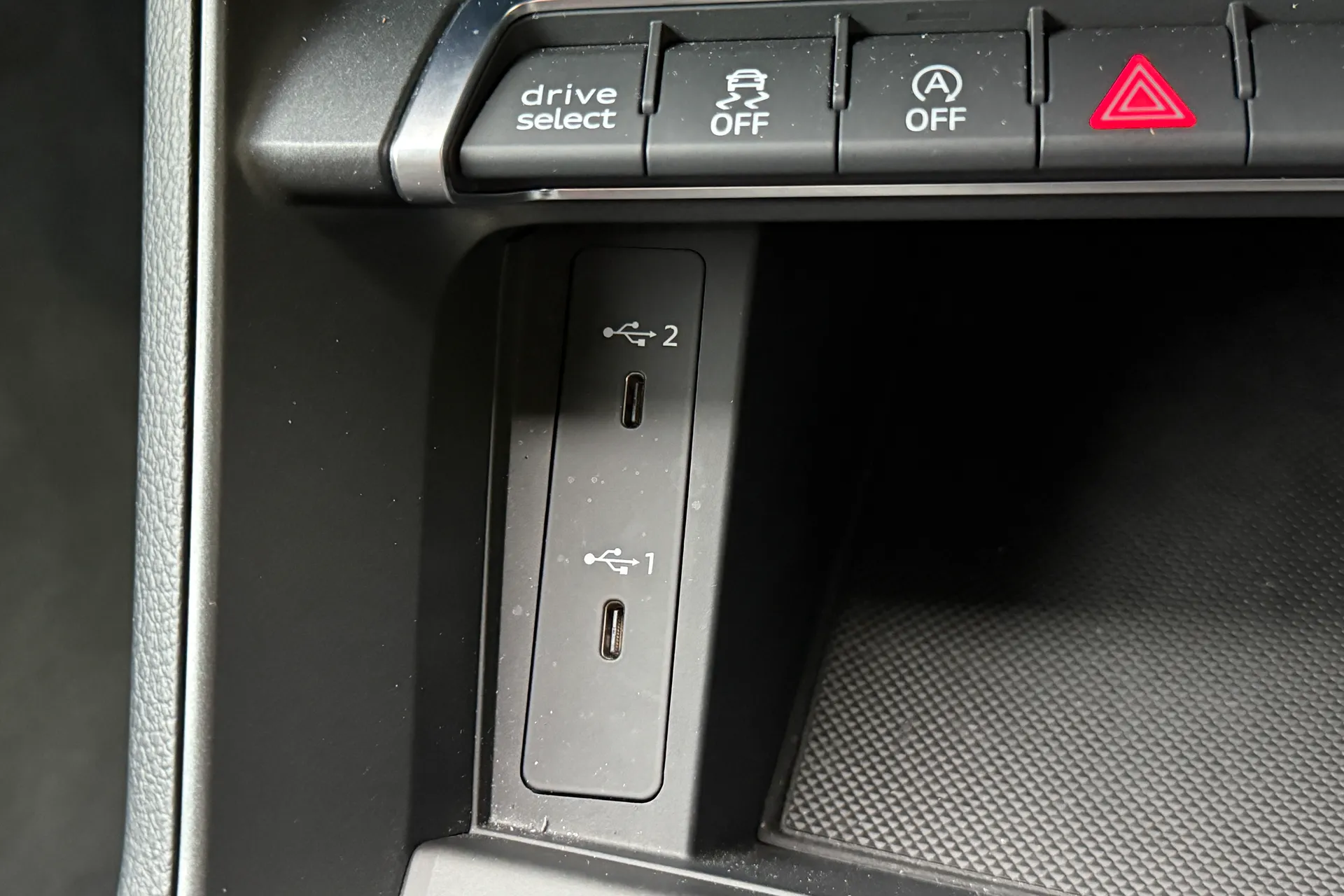 Audi Q3 thumbnail image number 20