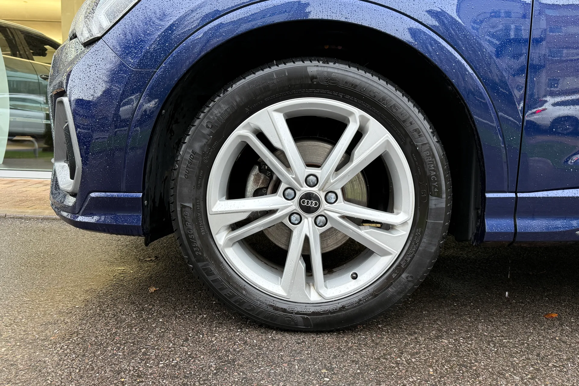 Audi Q3 thumbnail image number 8