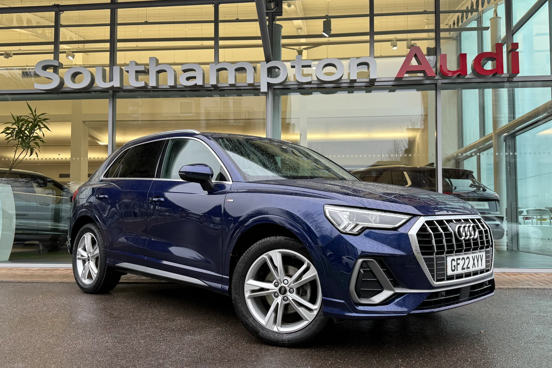 Audi Q3 focused image