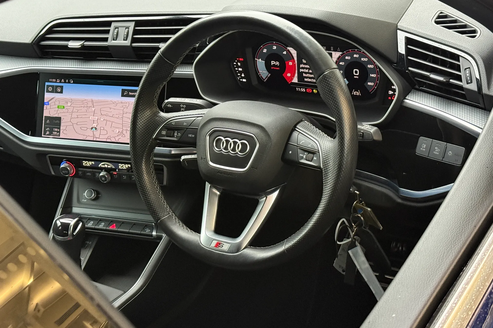 Audi Q3 thumbnail image number 30