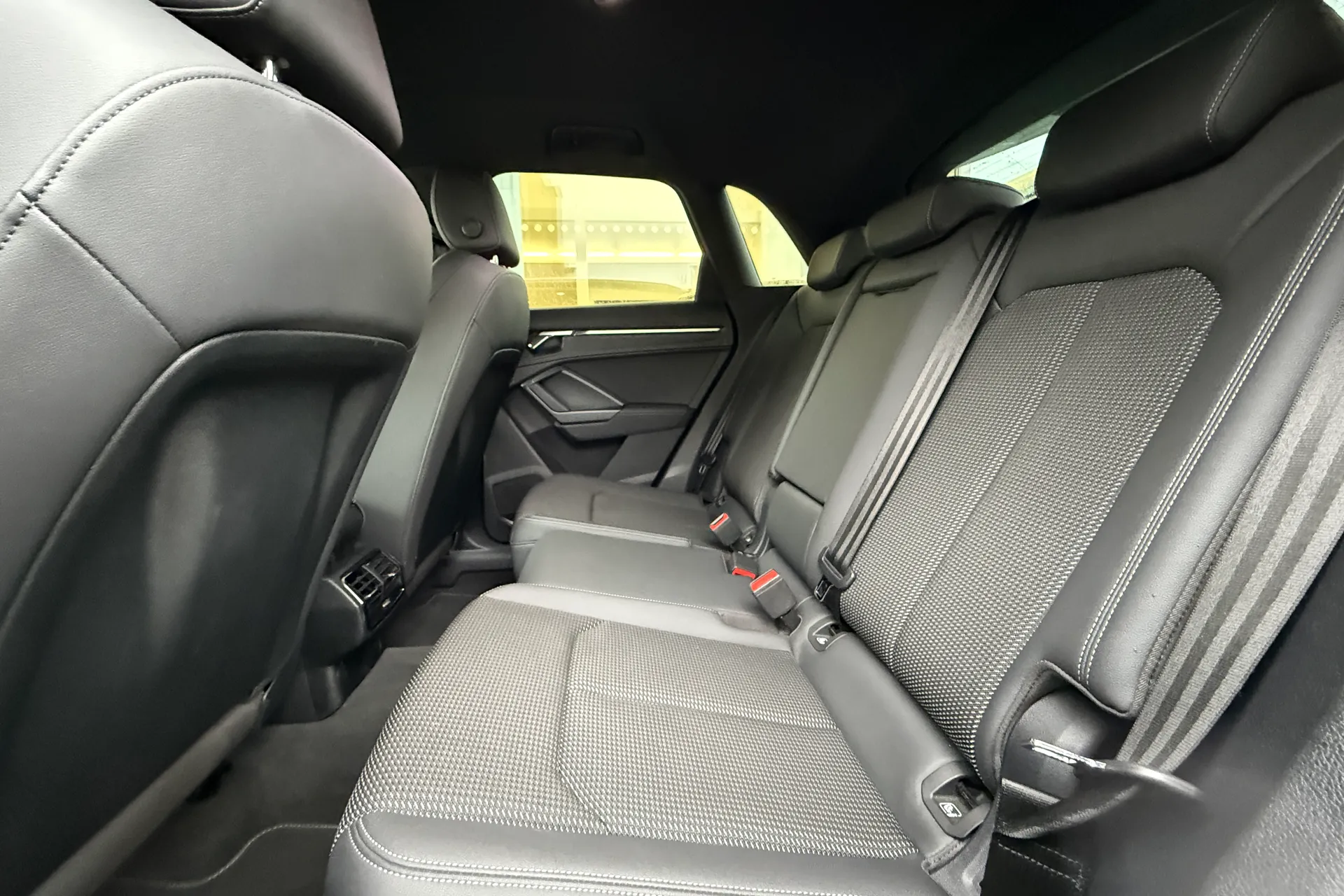 Audi Q3 thumbnail image number 51