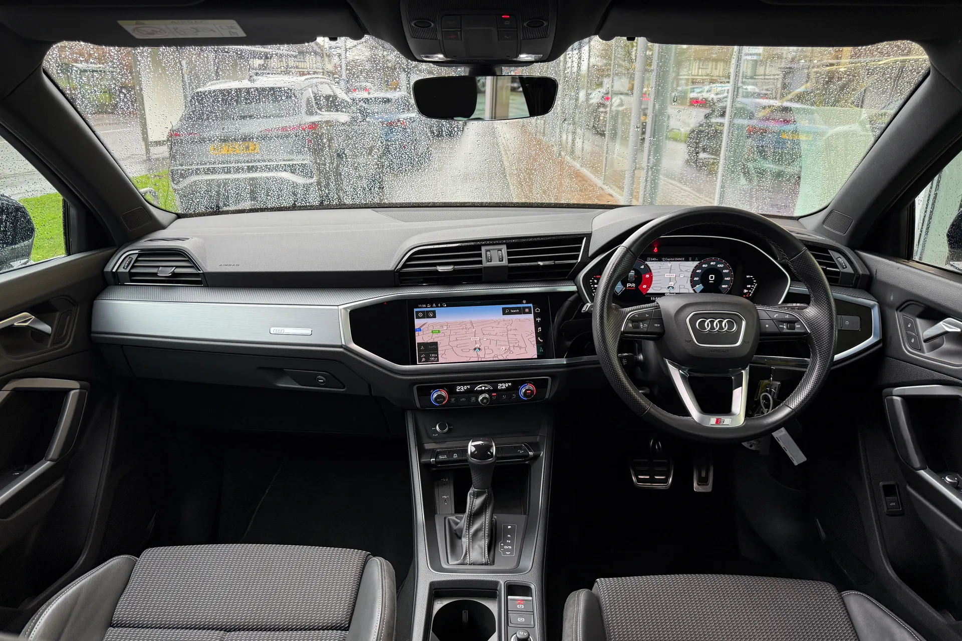 Audi Q3 thumbnail image number 3