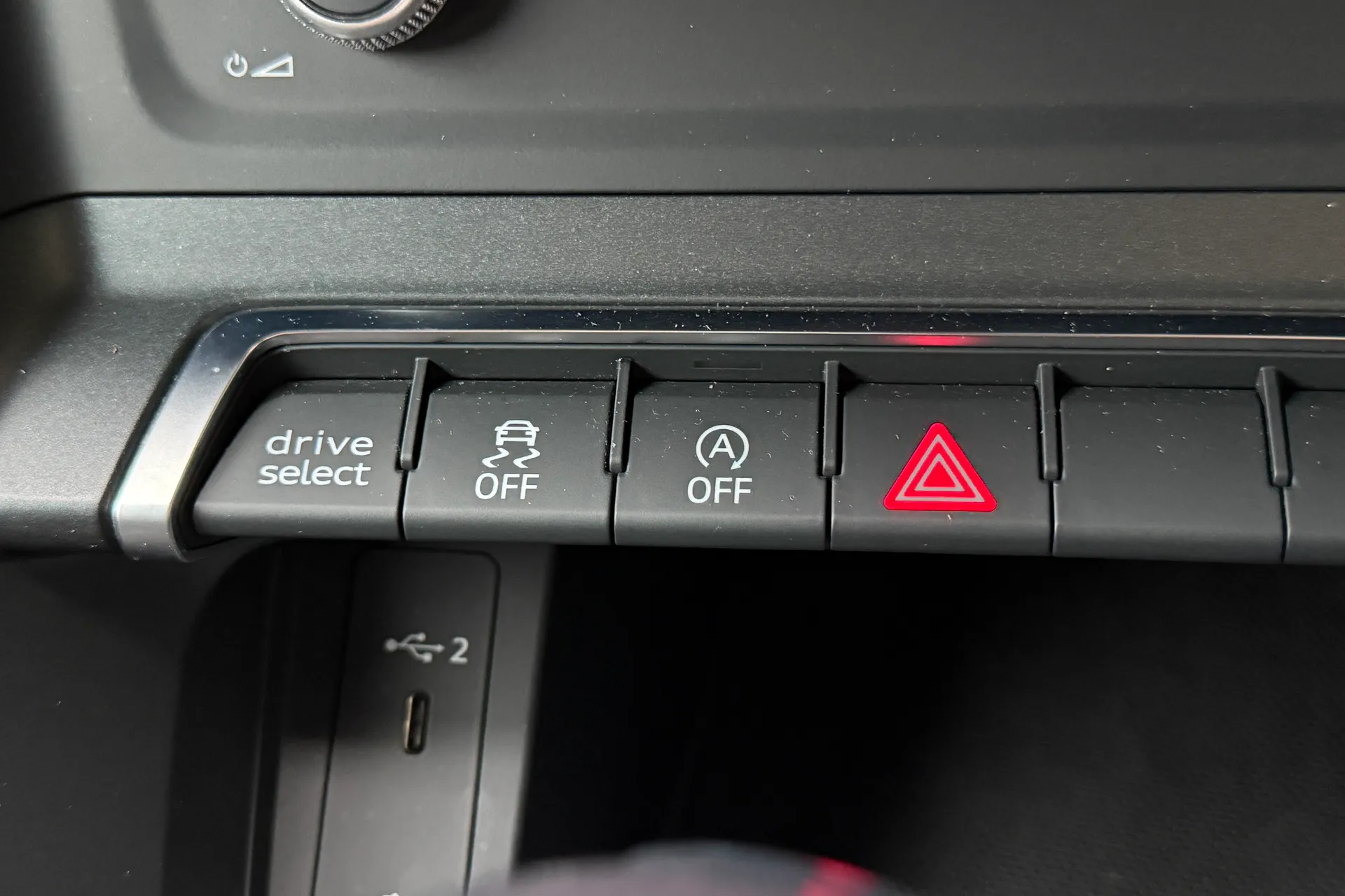 Audi Q3 thumbnail image number 19