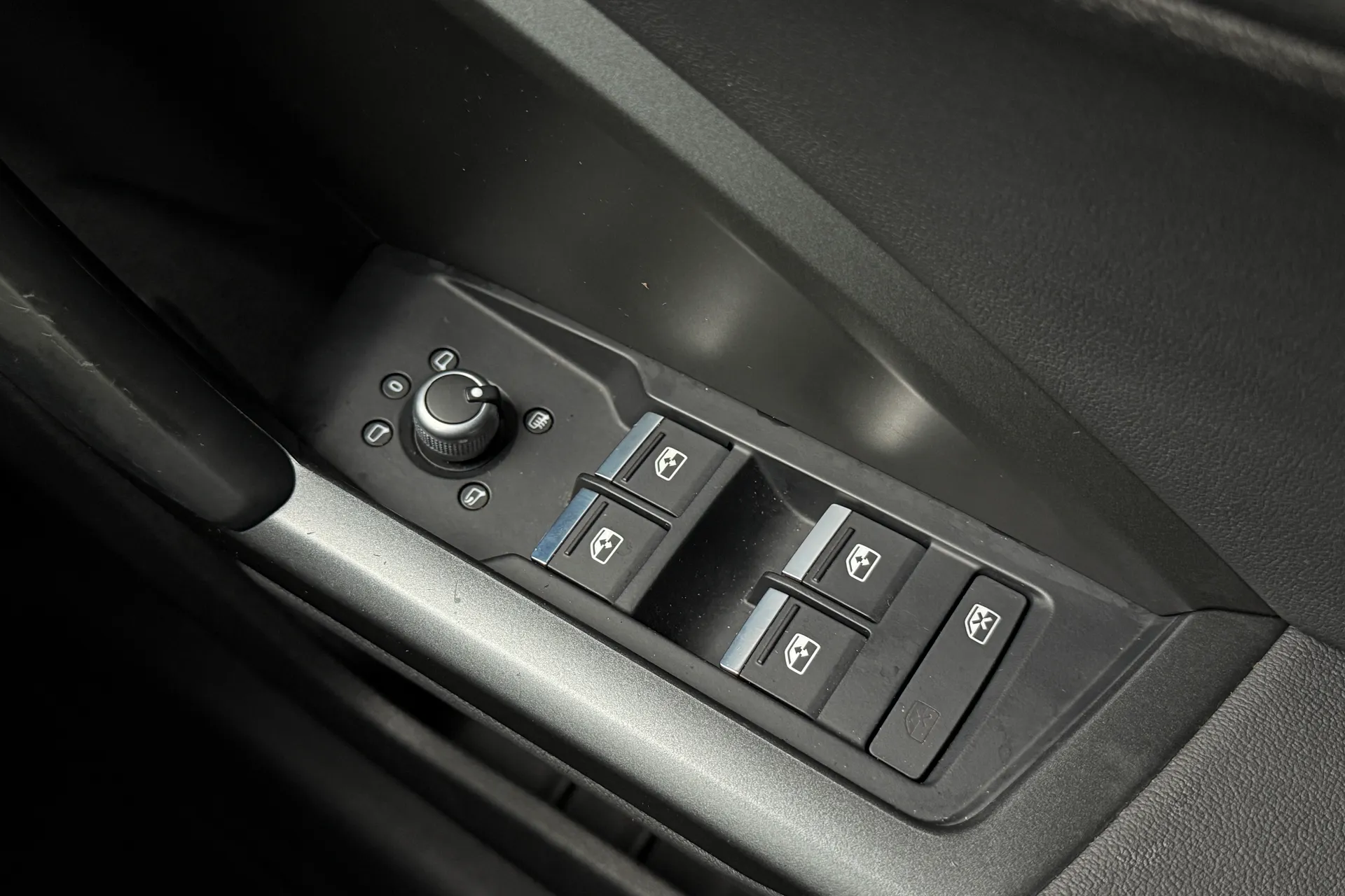 Audi Q3 thumbnail image number 29