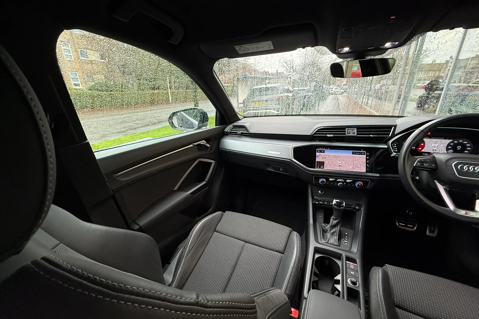 Audi Q3 thumbnail image number 40