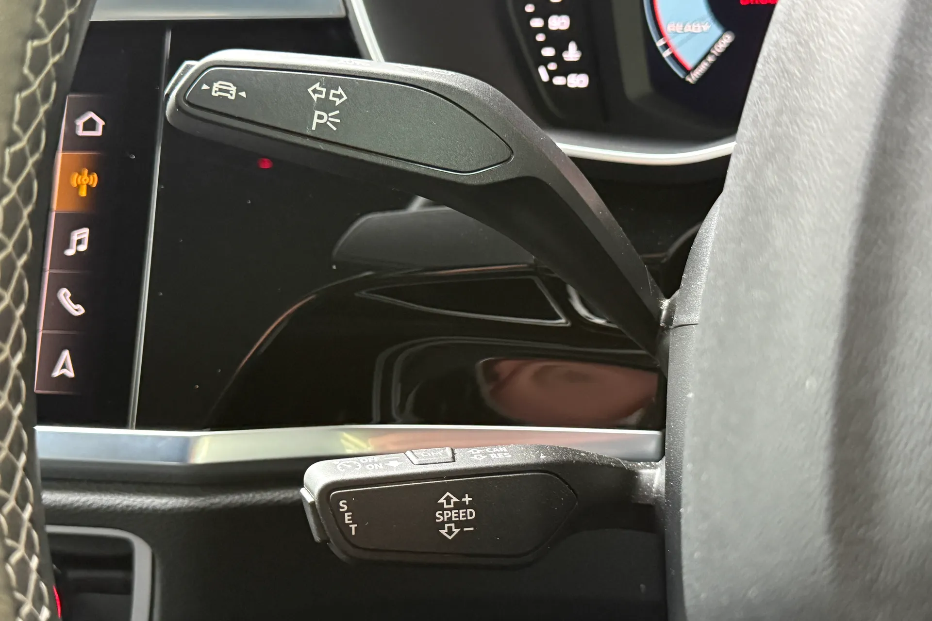 Audi Q3 thumbnail image number 15