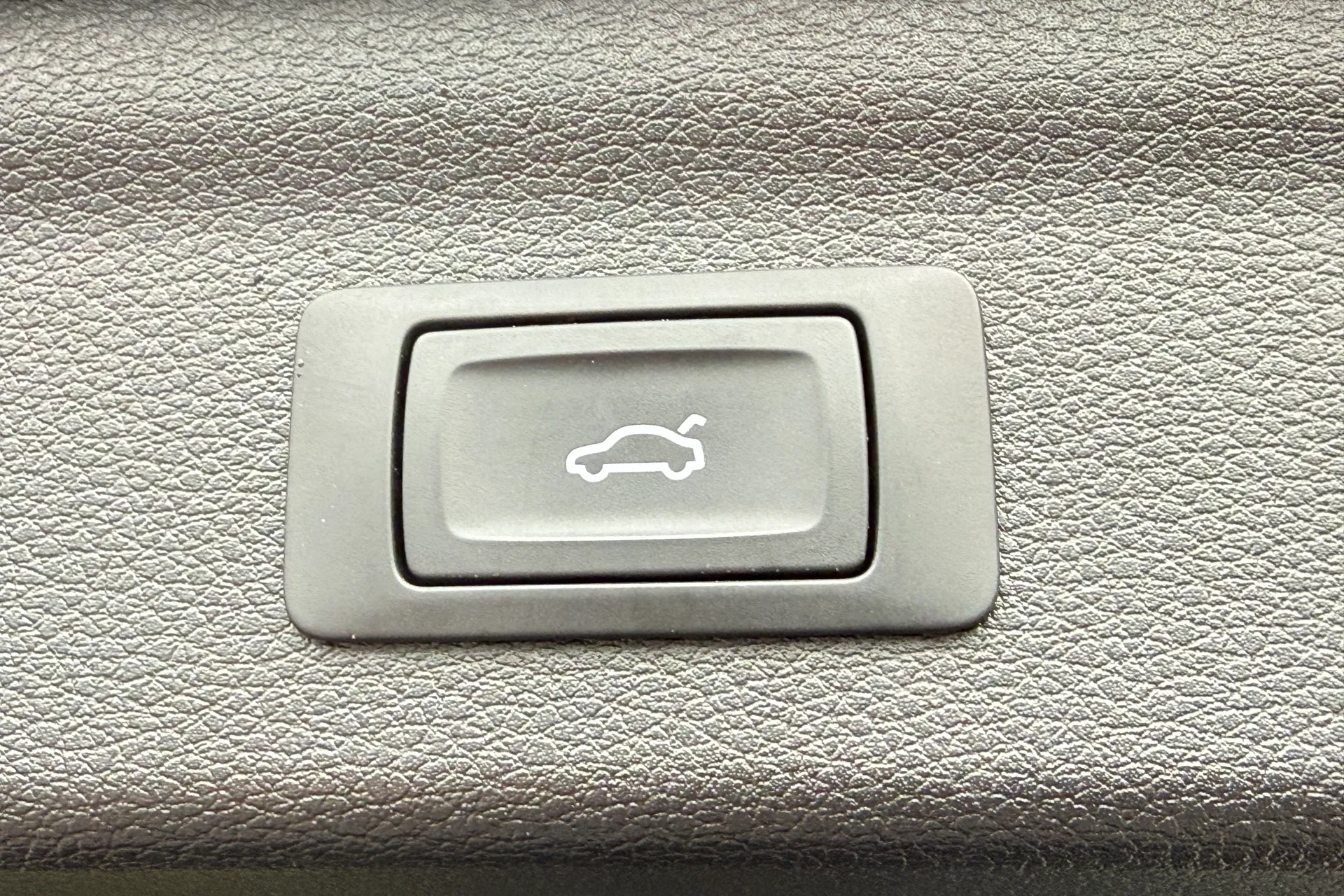 Audi Q3 thumbnail image number 34