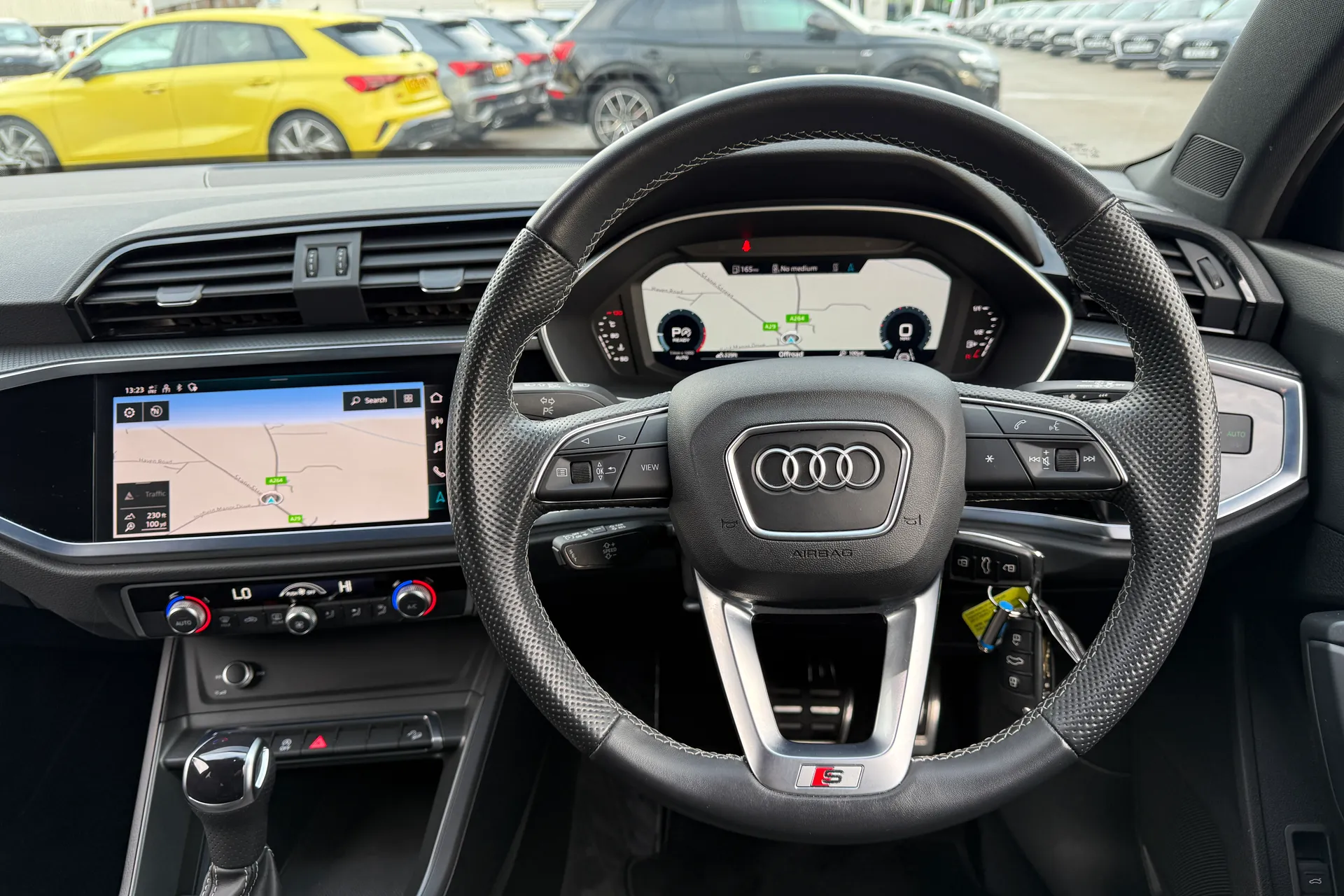 Audi Q3 thumbnail image number 5