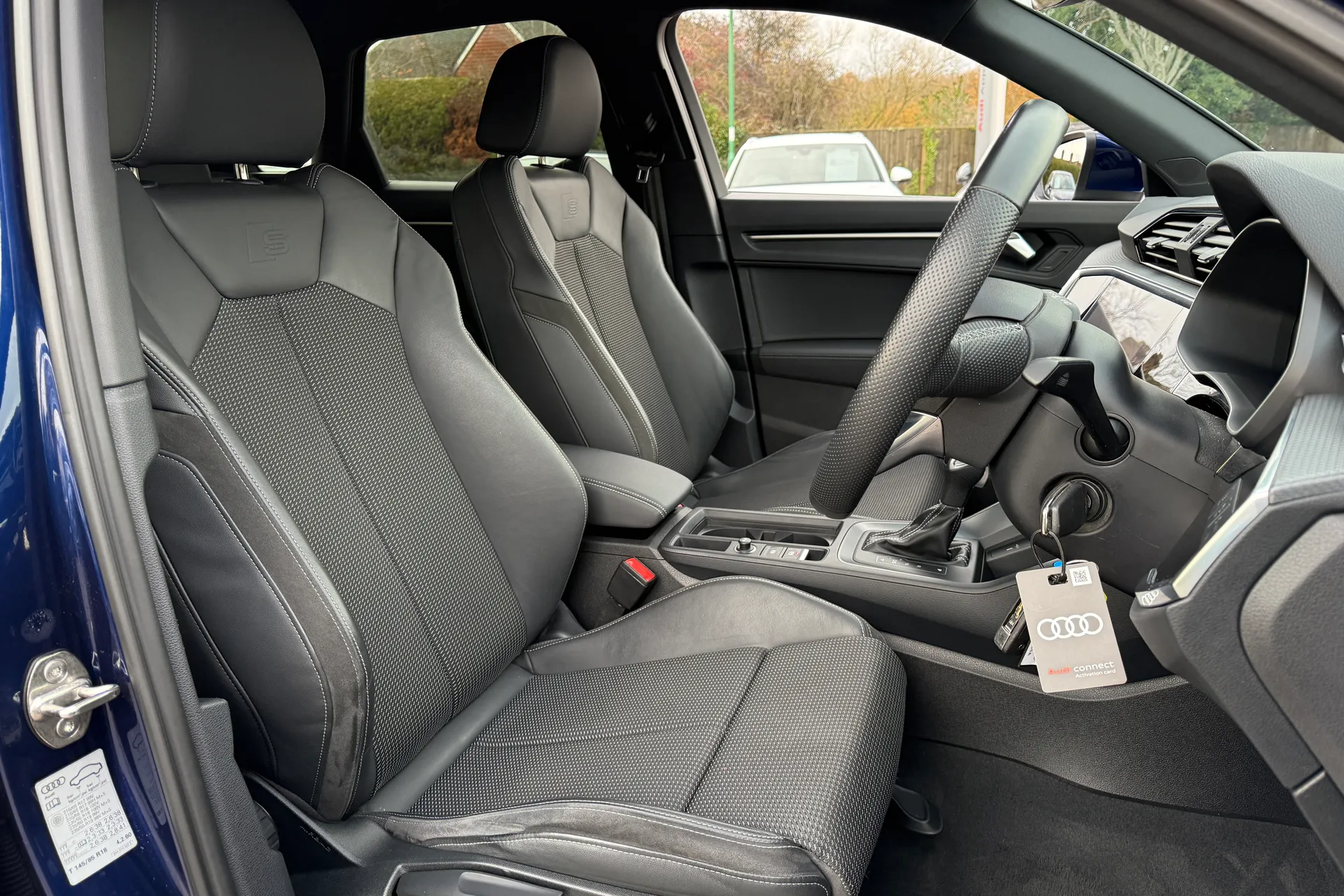 Audi Q3 thumbnail image number 23