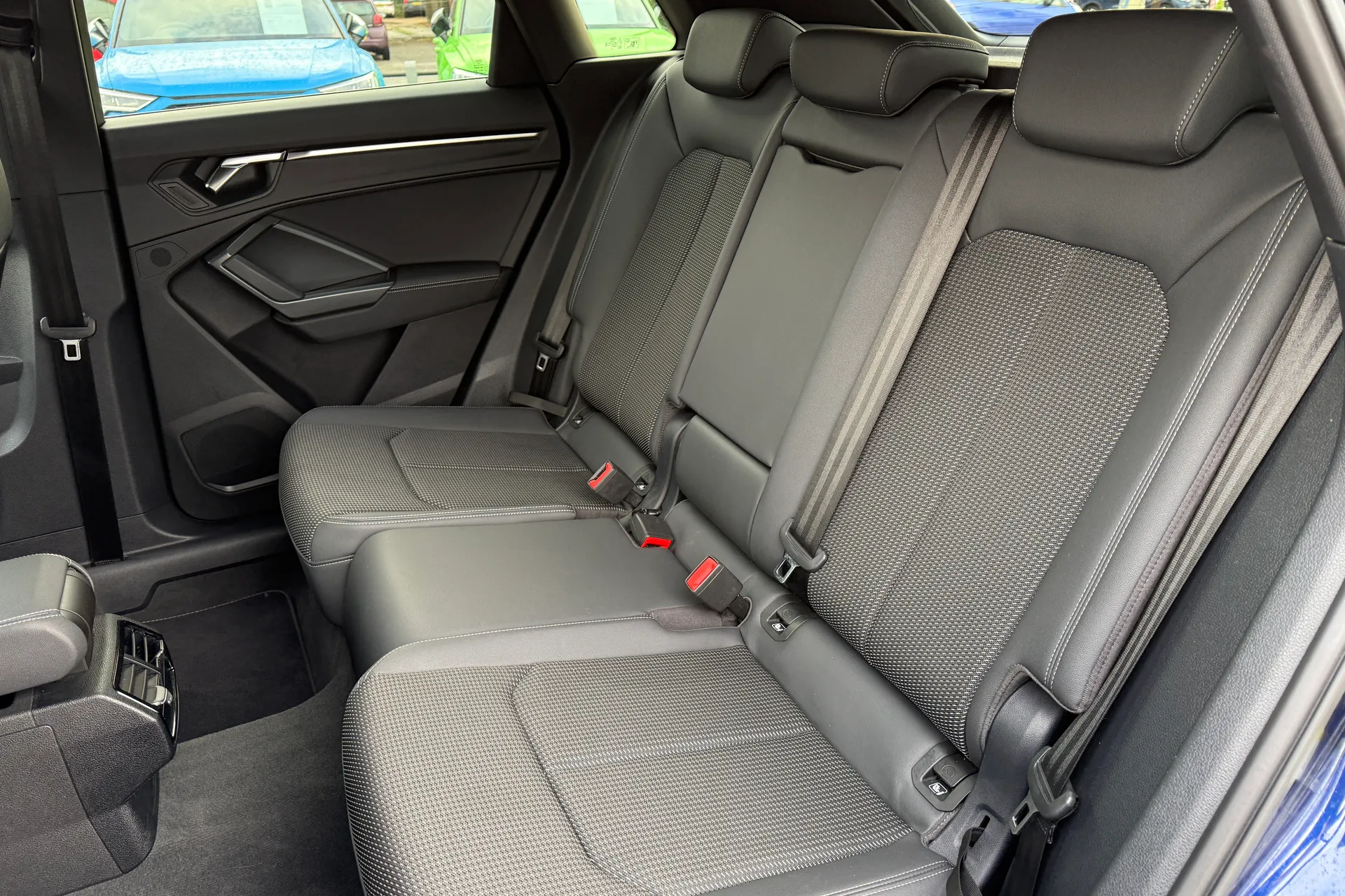 Audi Q3 thumbnail image number 40