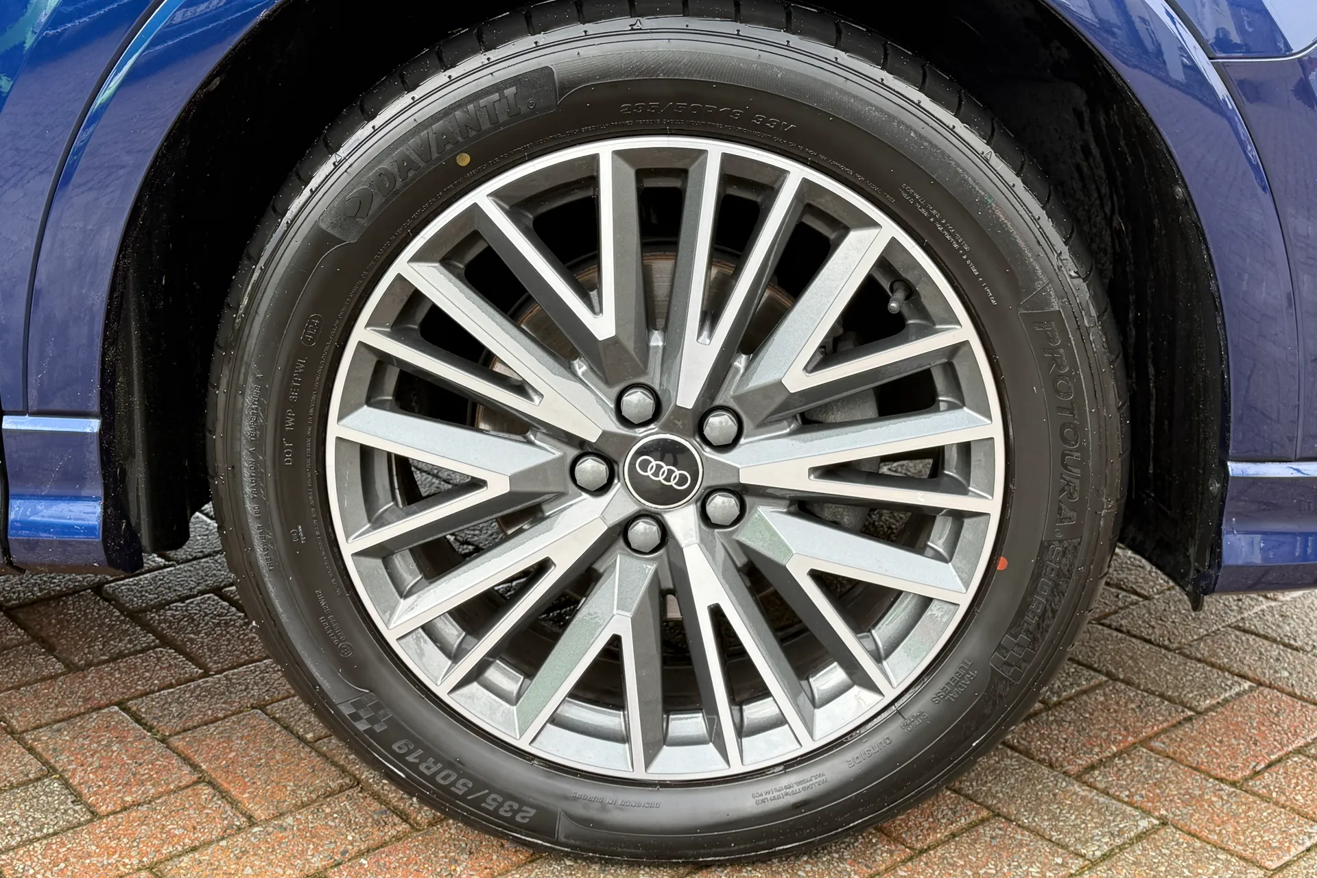 Audi Q3 thumbnail image number 45