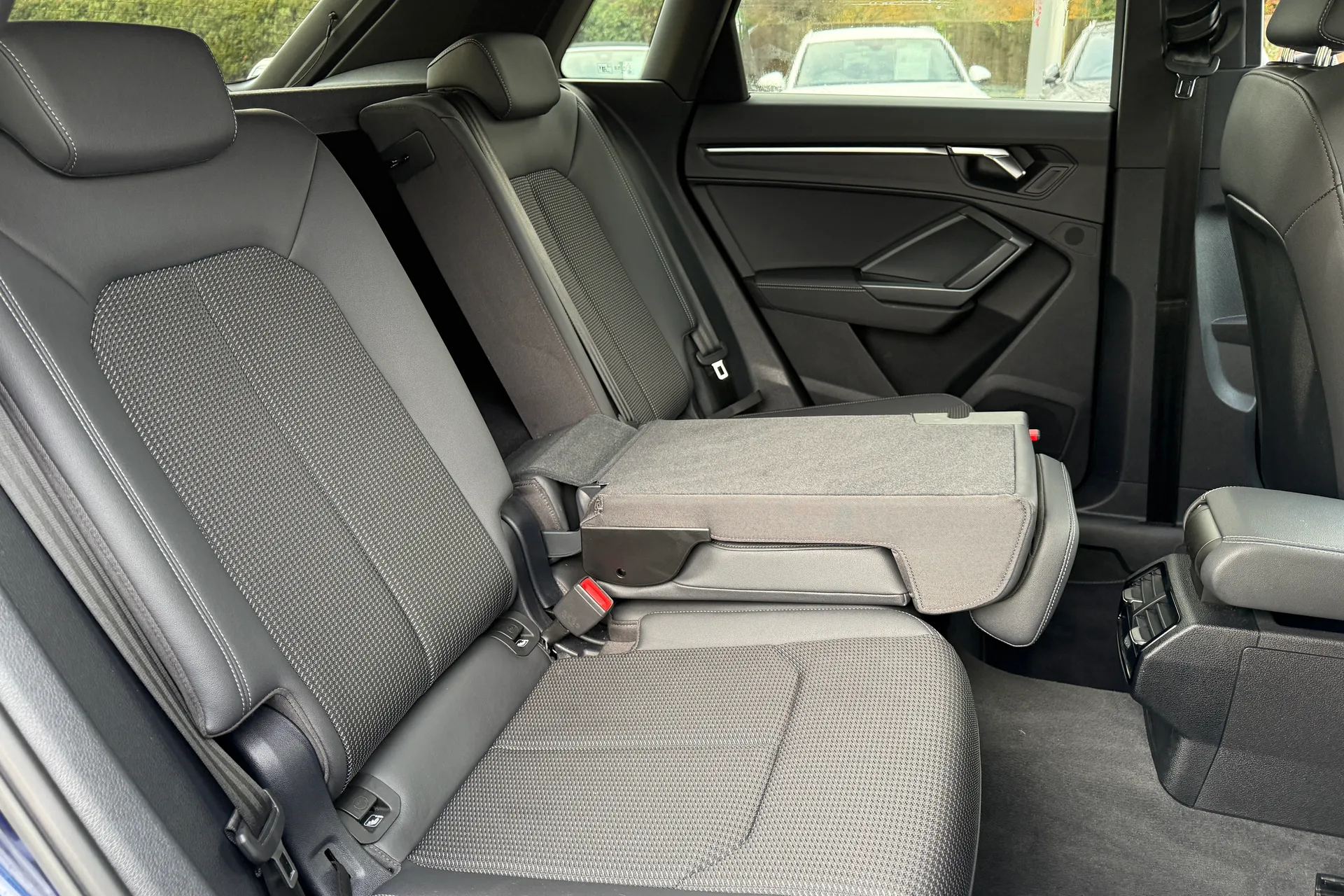 Audi Q3 thumbnail image number 44