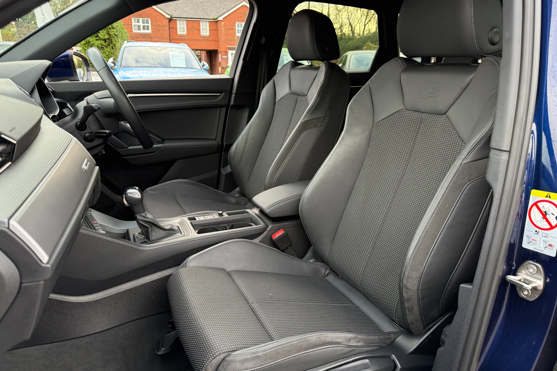 Audi Q3 thumbnail image number 26