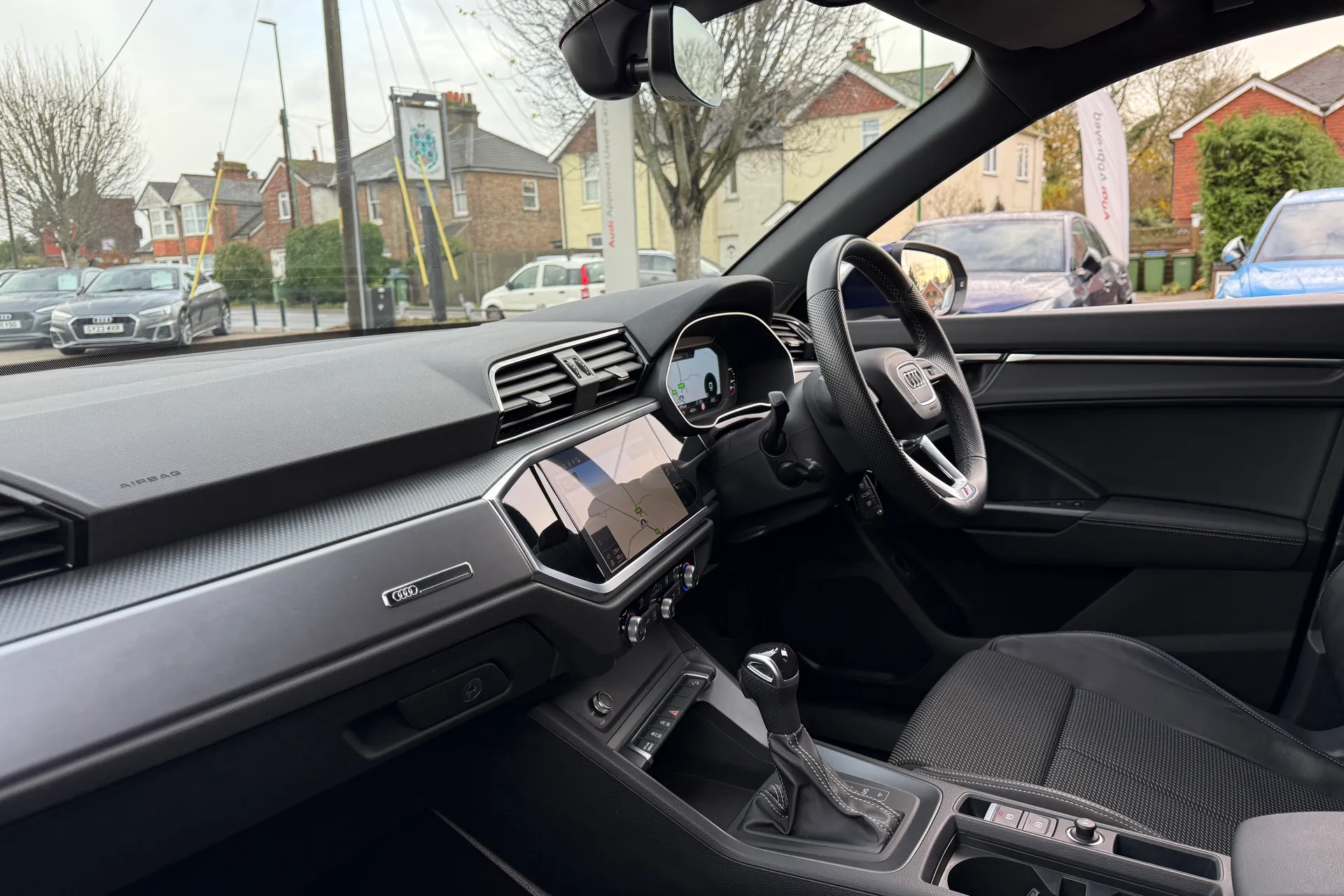 Audi Q3 thumbnail image number 25