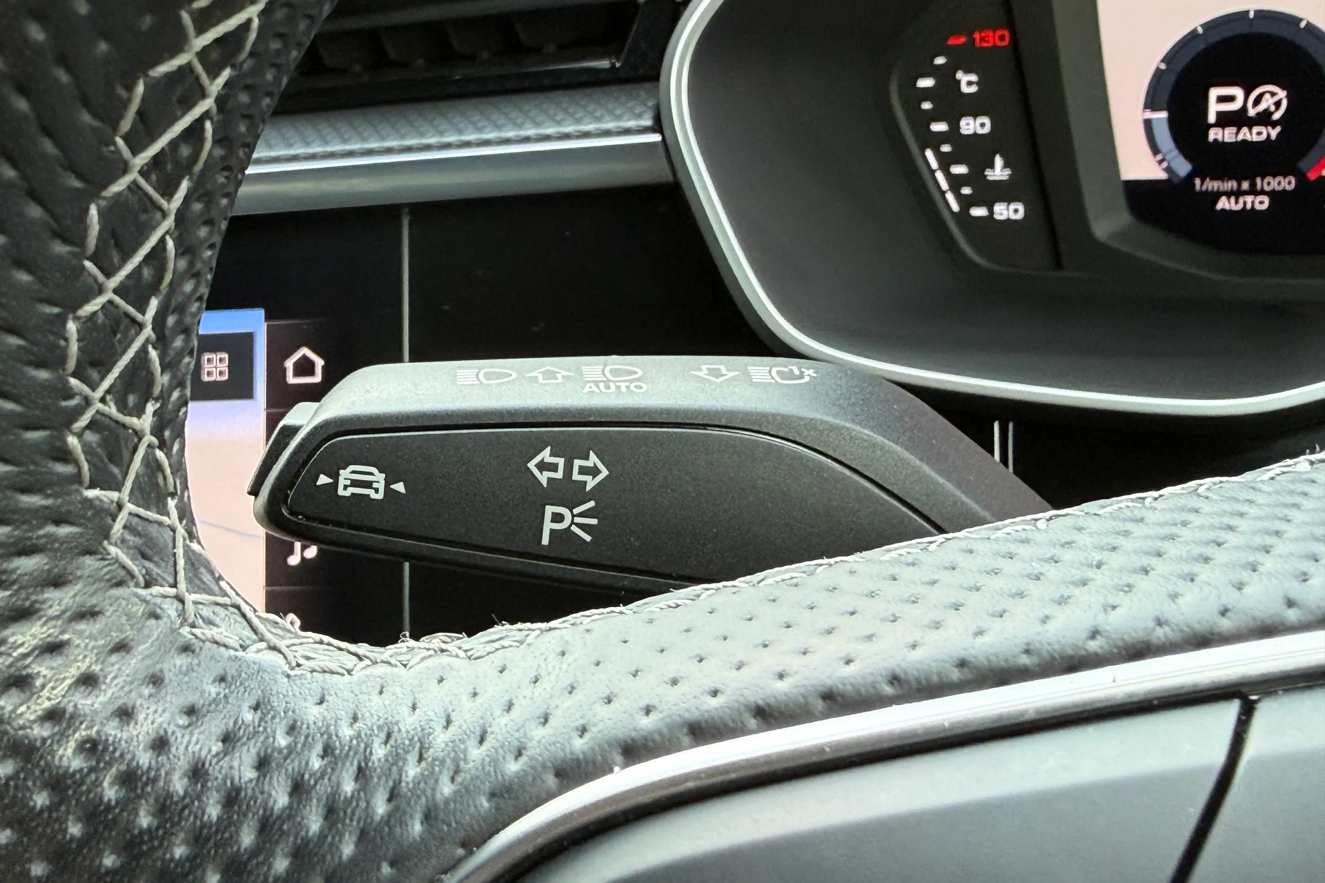 Audi Q3 thumbnail image number 14