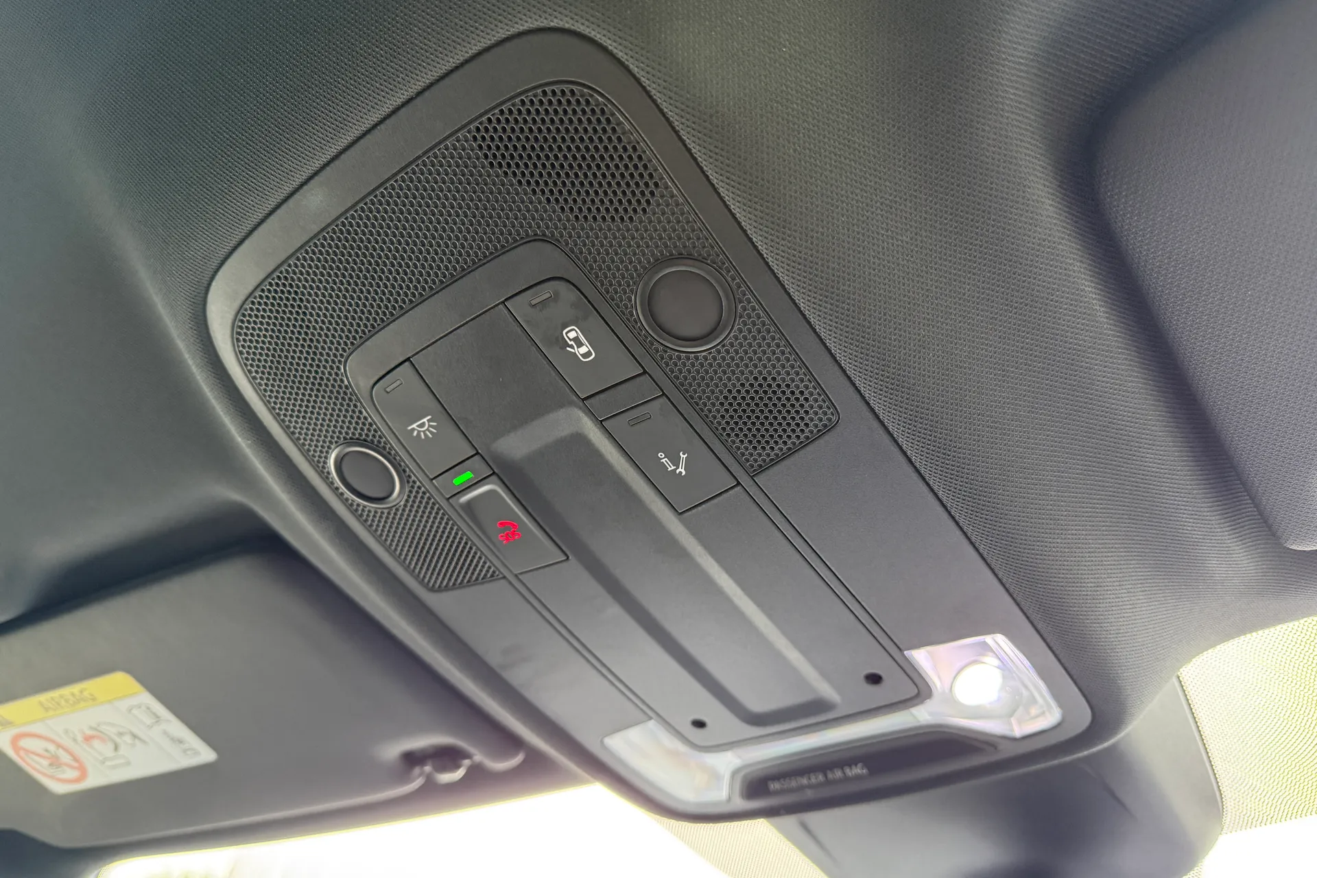 Audi Q3 thumbnail image number 16