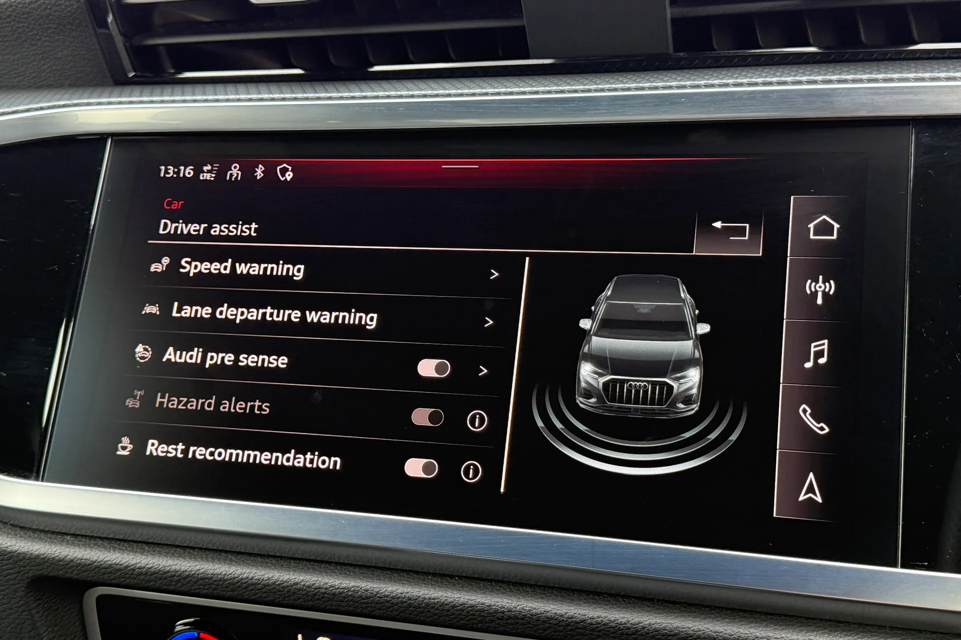 Audi Q3 thumbnail image number 8