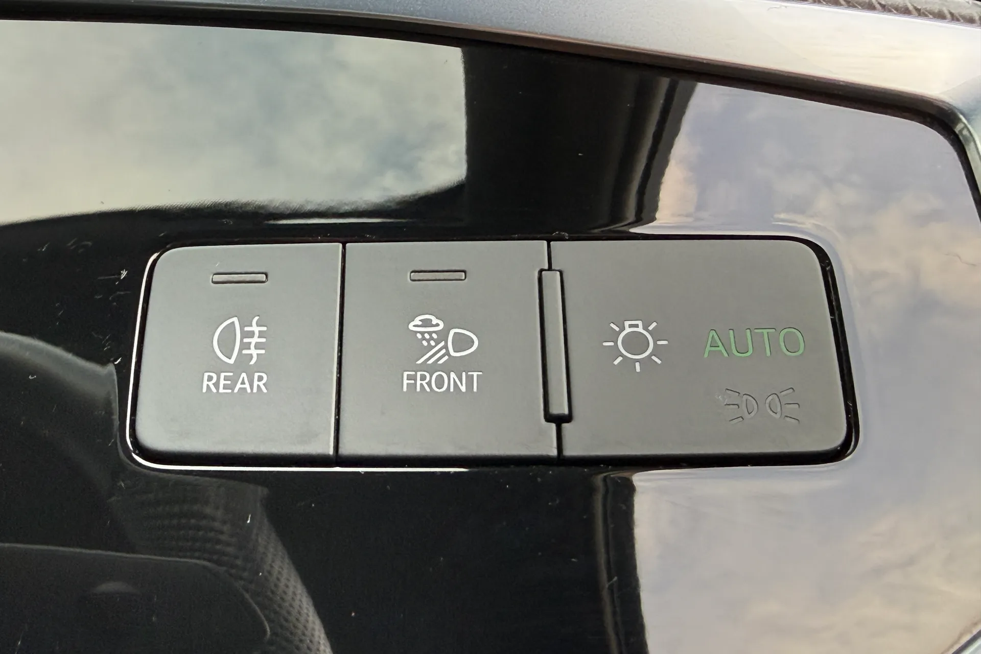 Audi Q3 thumbnail image number 19