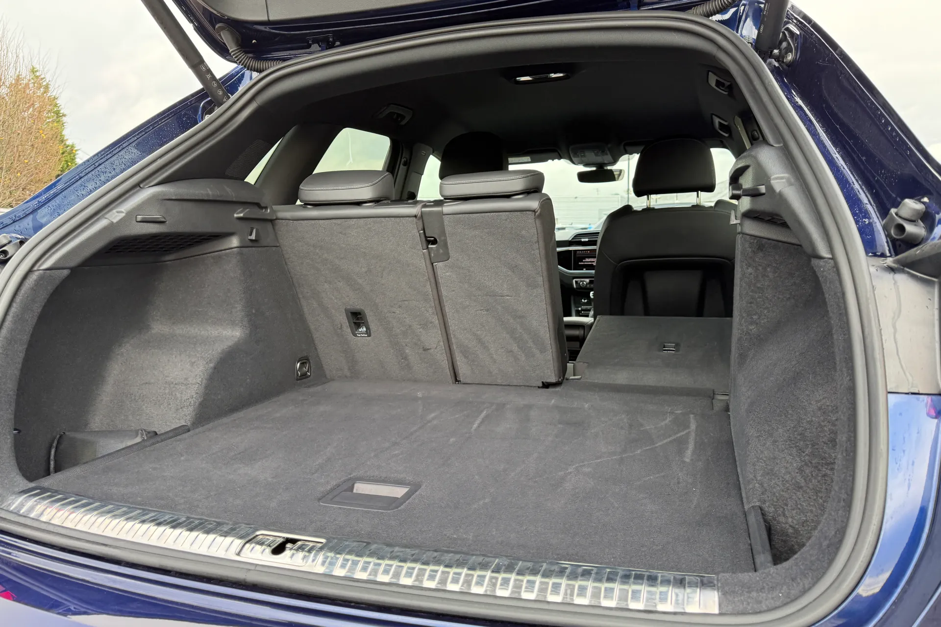 Audi Q3 thumbnail image number 33