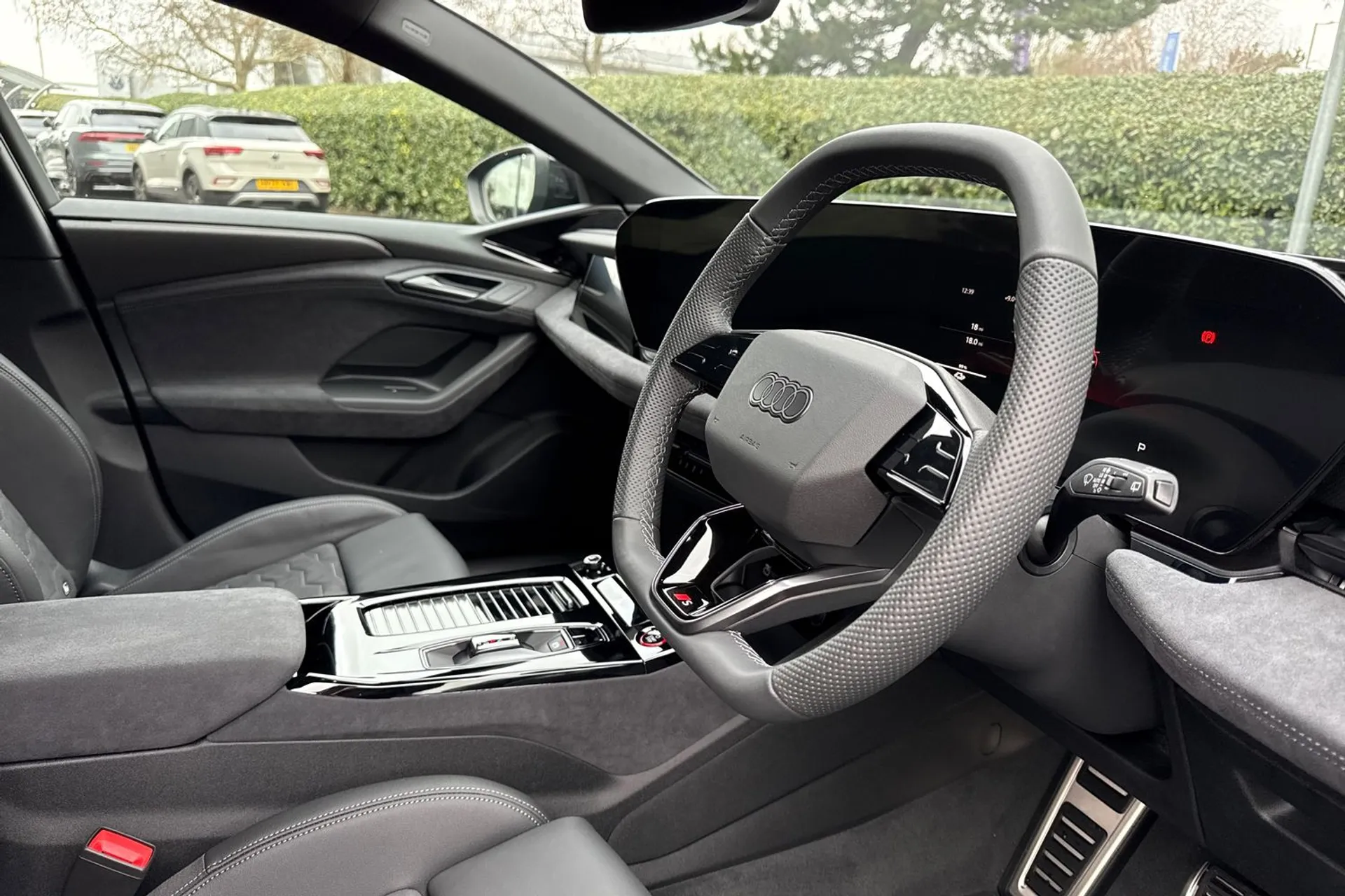 Audi A6 e-tron Avant thumbnail image number 28