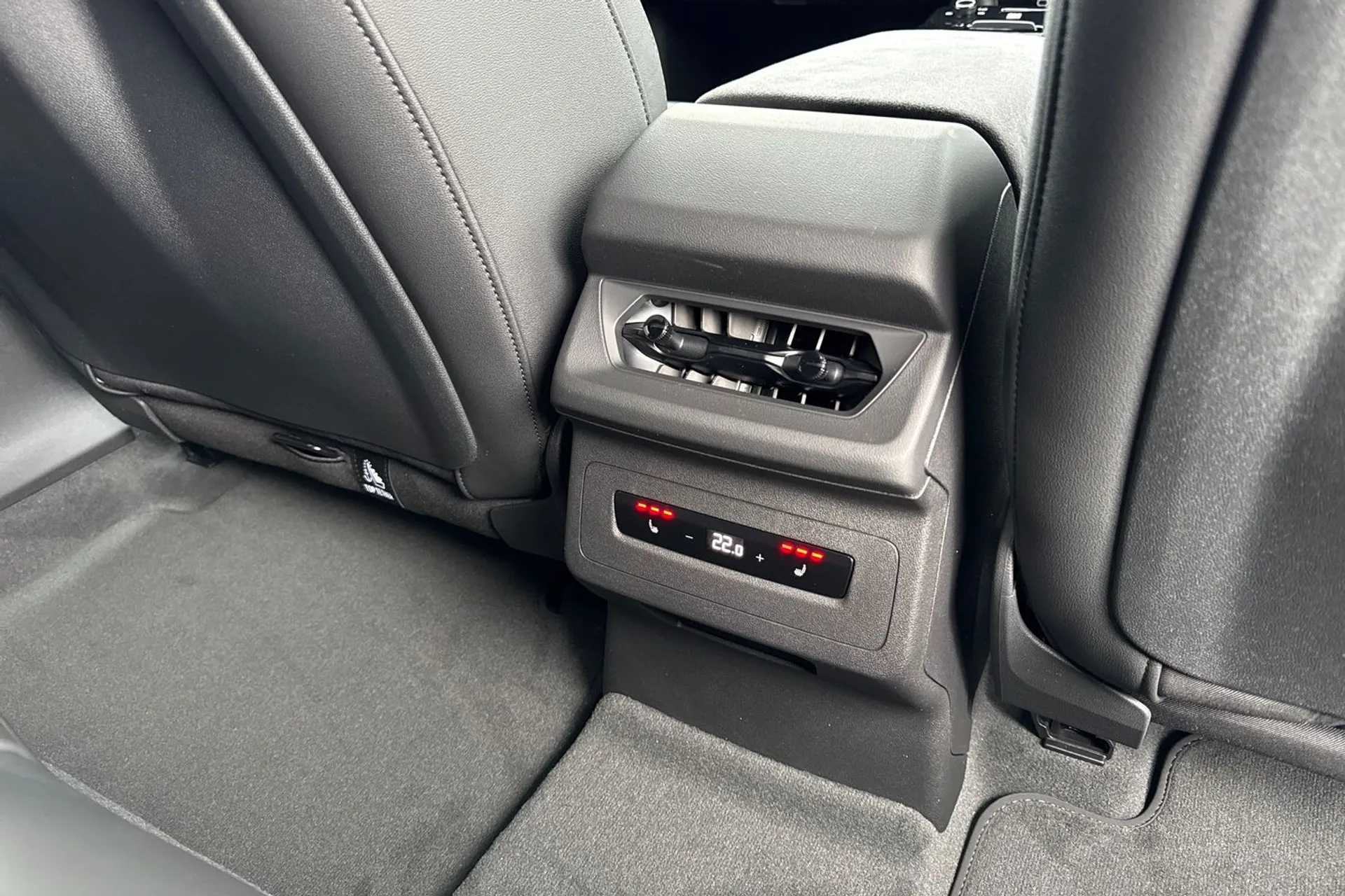 Audi A6 e-tron Avant thumbnail image number 40