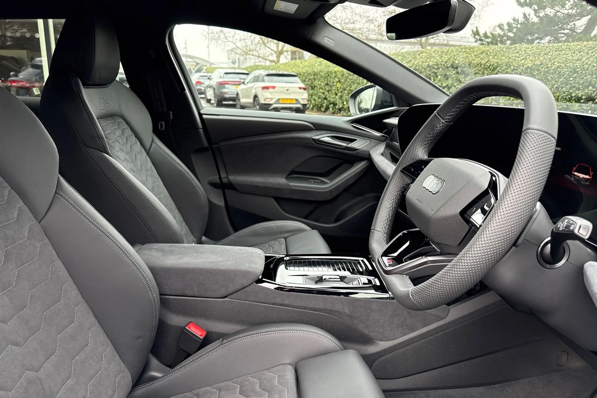 Audi A6 e-tron Avant thumbnail image number 38