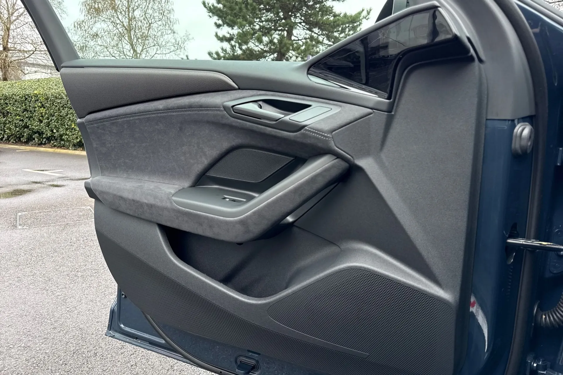 Audi A6 e-tron Avant thumbnail image number 48