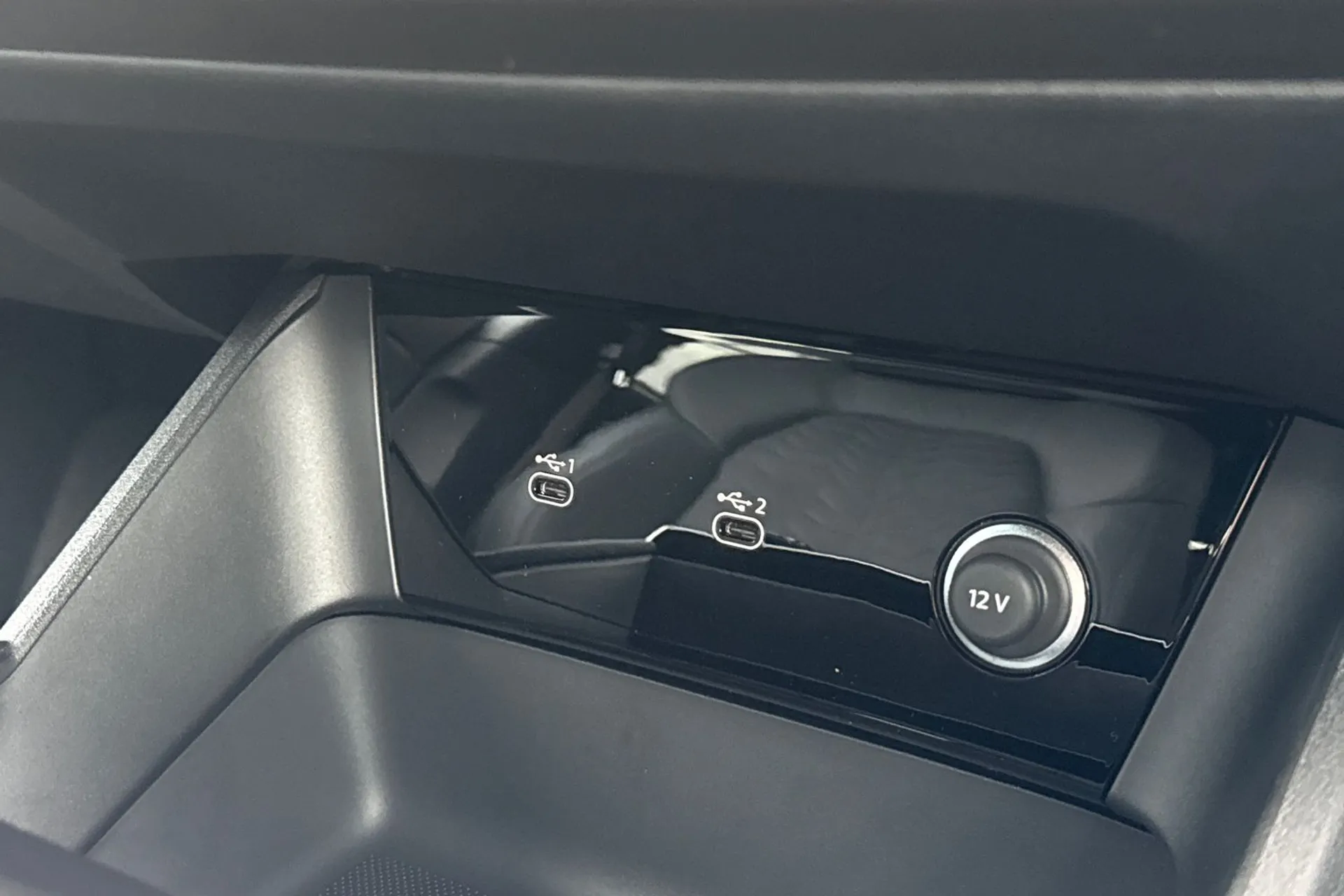 Audi A6 e-tron Avant thumbnail image number 34