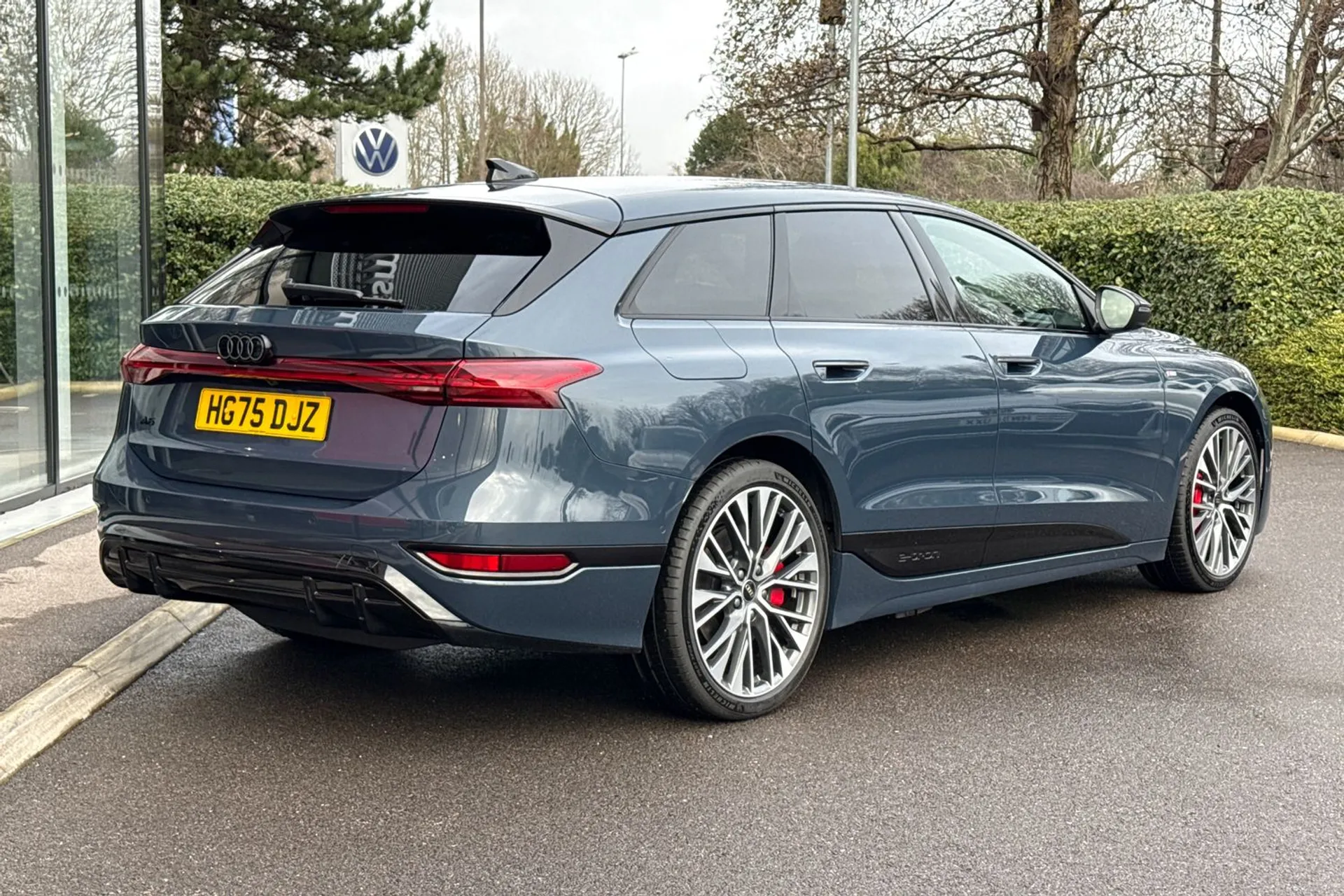 Audi A6 e-tron Avant thumbnail image number 12