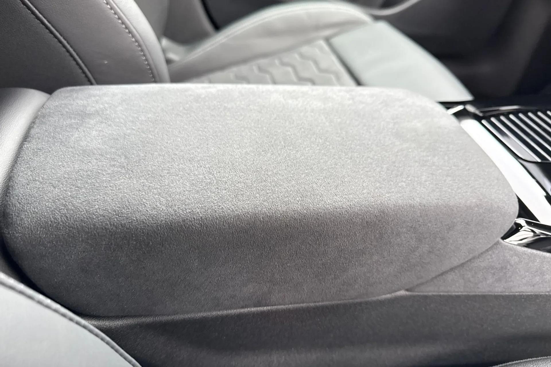 Audi A6 e-tron Avant thumbnail image number 46