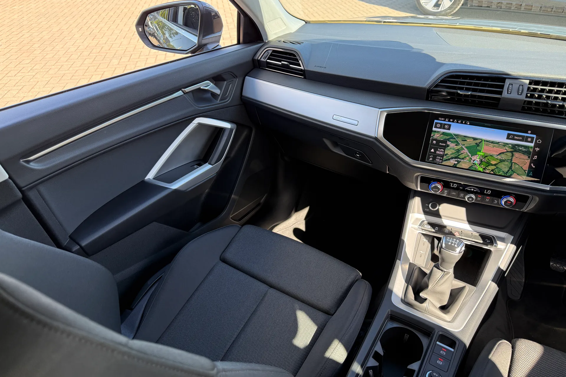 Audi Q3 thumbnail image number 38