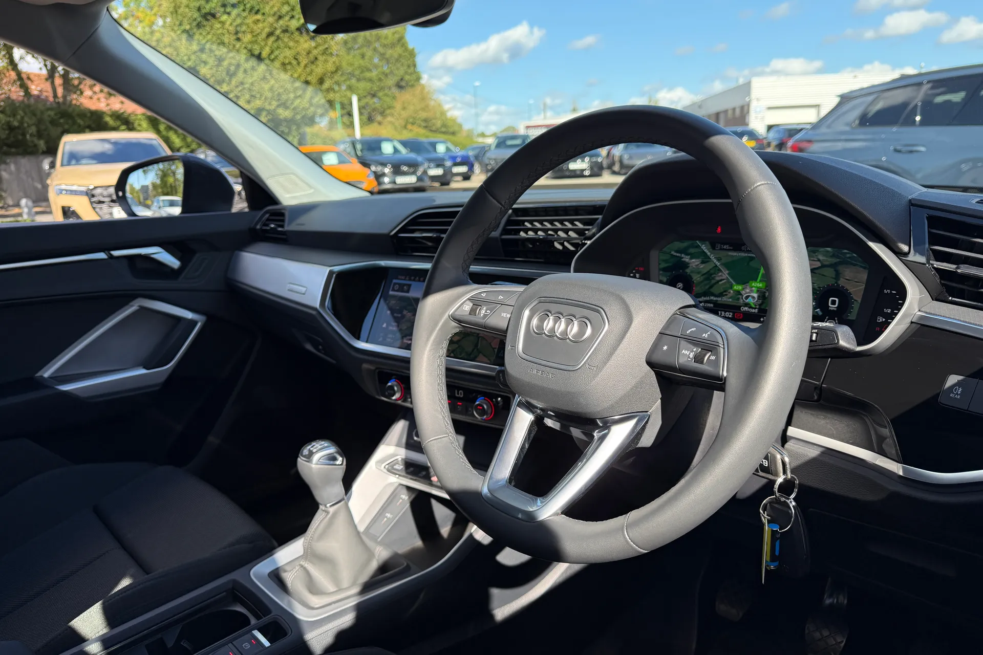Audi Q3 thumbnail image number 28