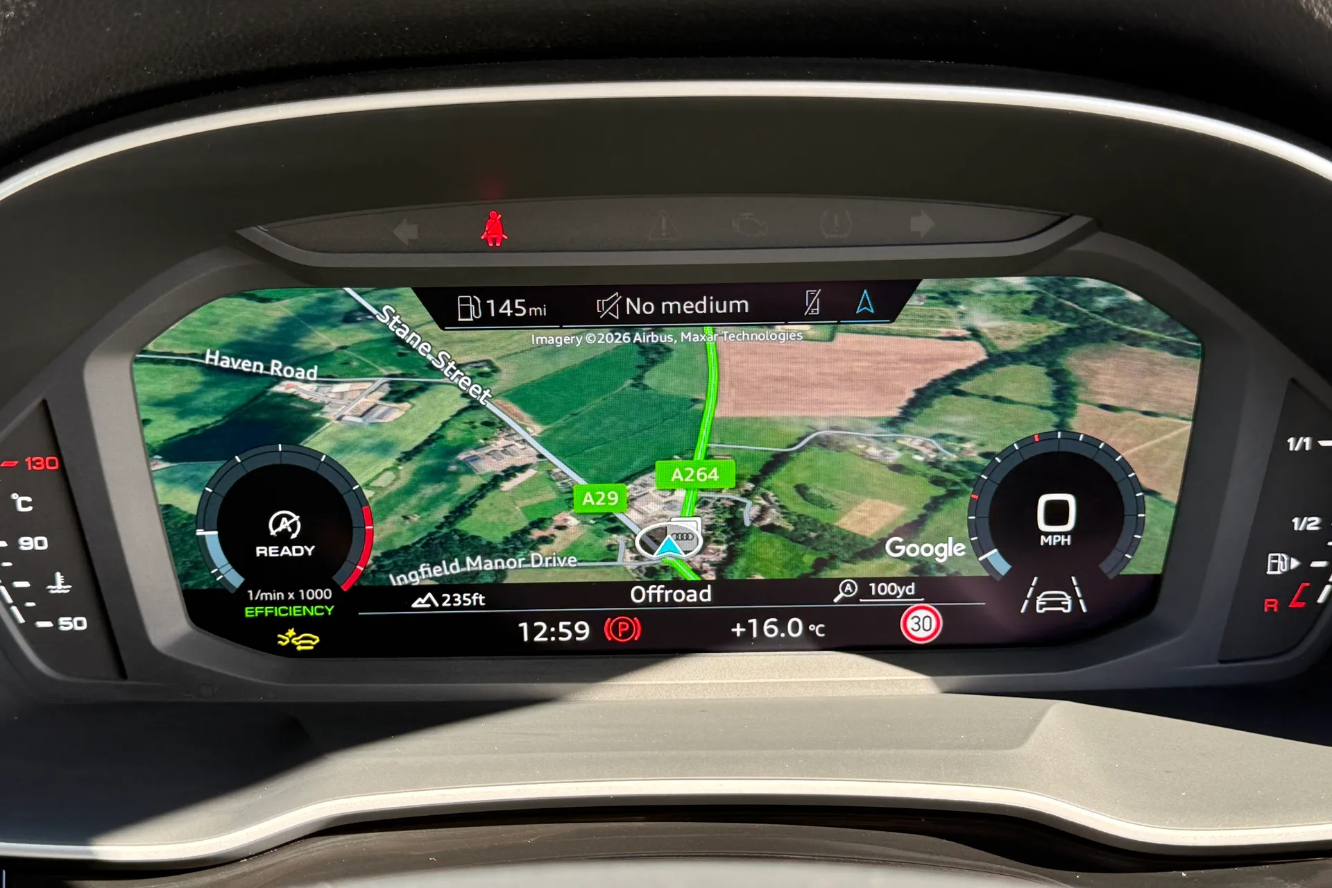 Audi Q3 thumbnail image number 16