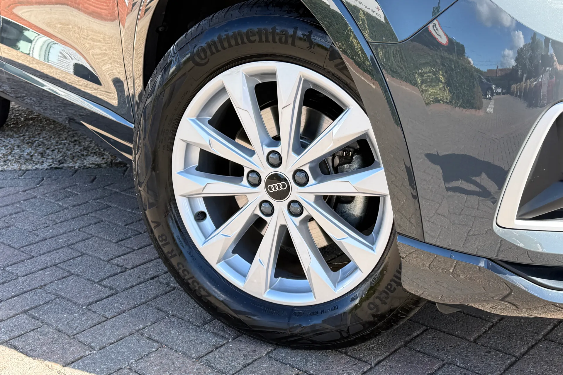 Audi Q3 thumbnail image number 7