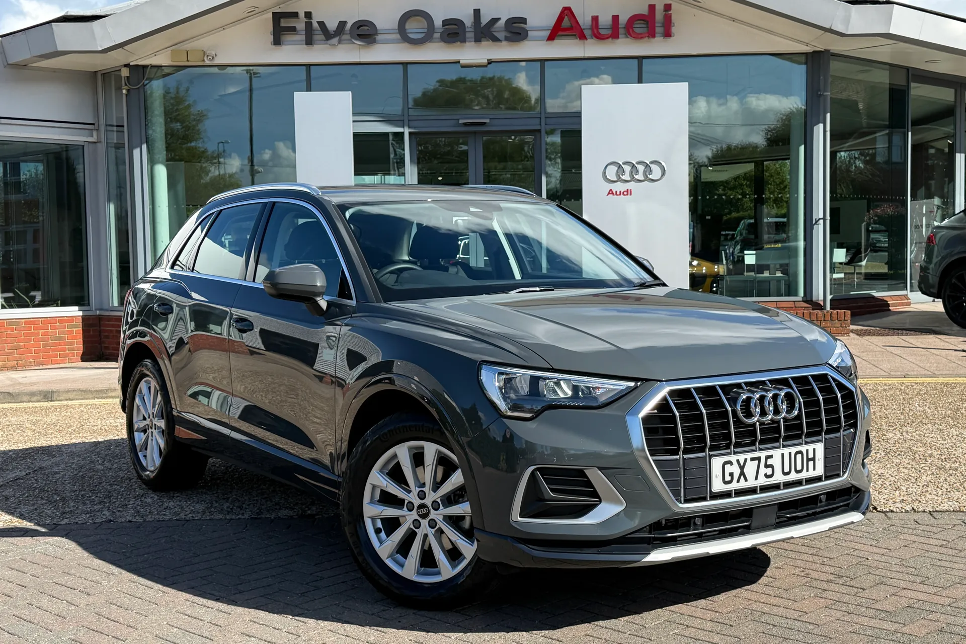 Audi Q3 focused image