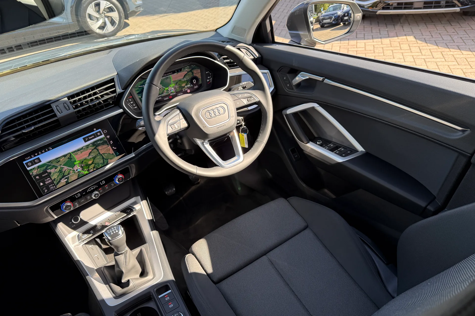 Audi Q3 thumbnail image number 41