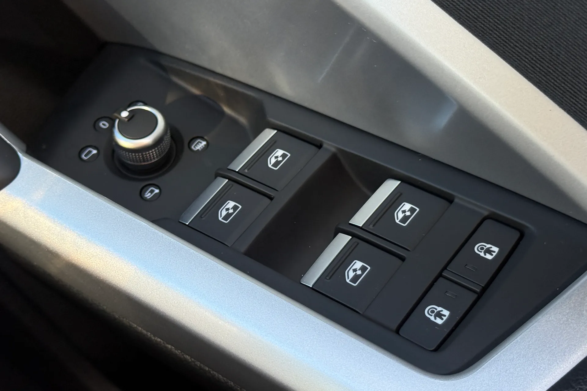 Audi Q3 thumbnail image number 19