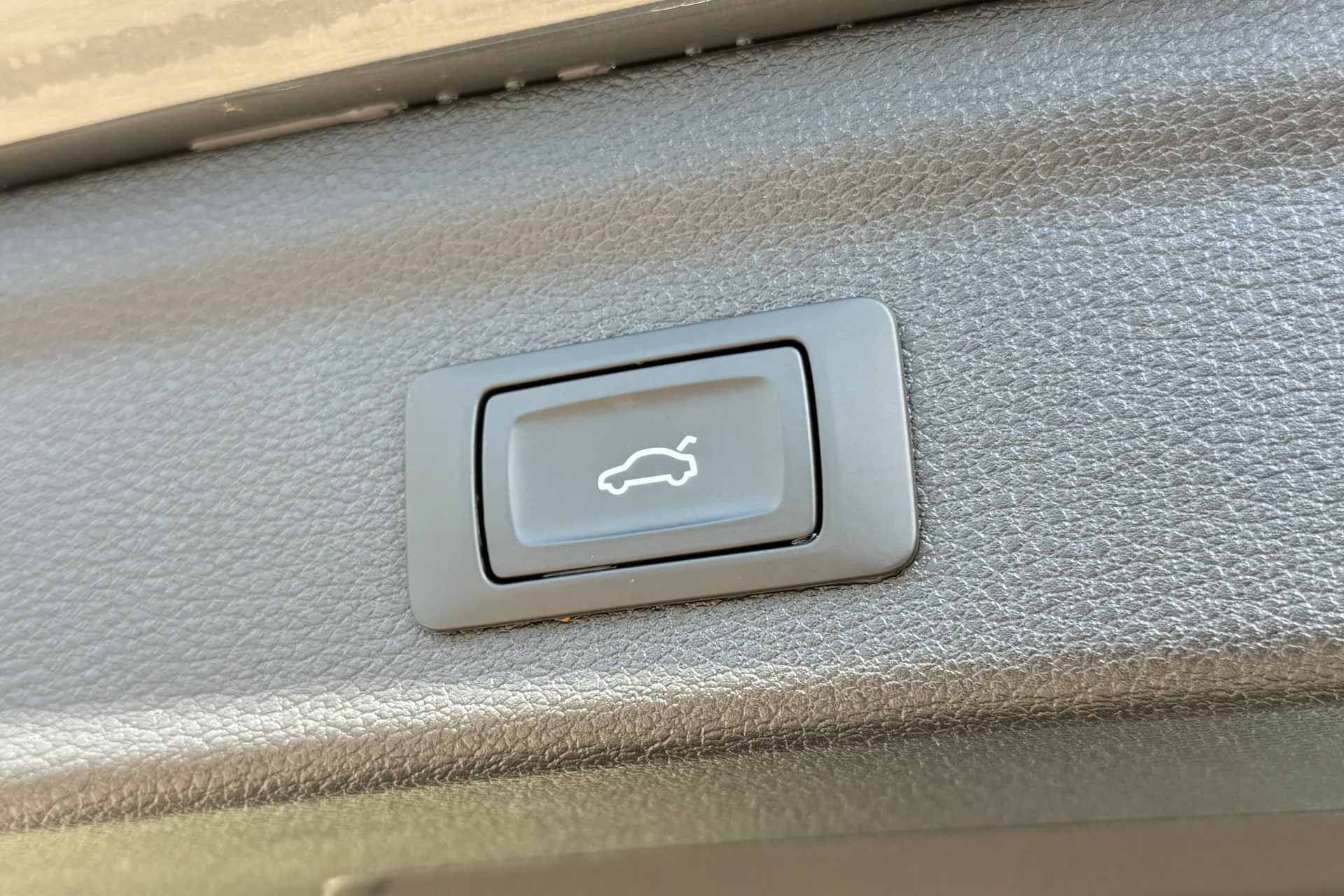 Audi Q3 thumbnail image number 36