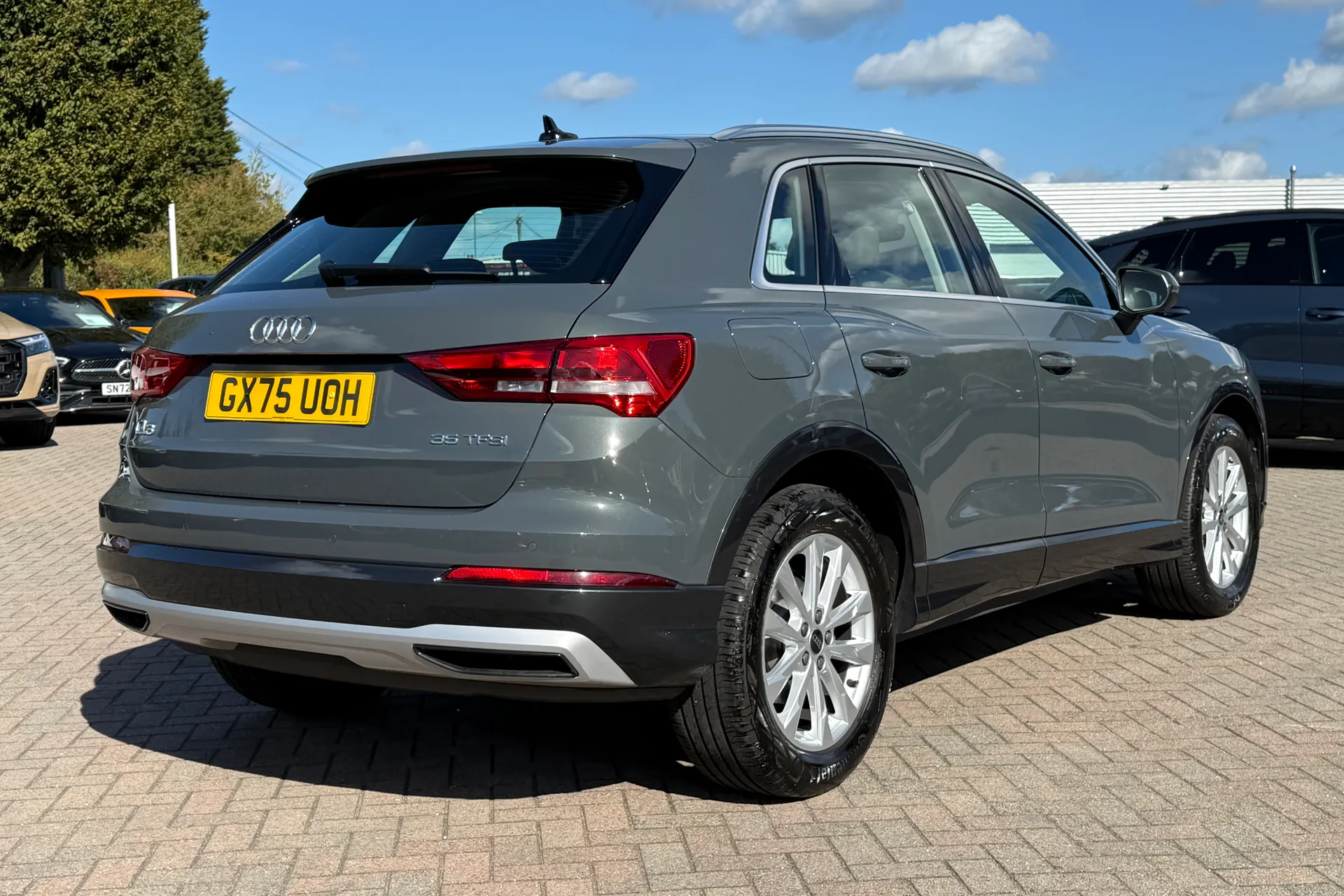 Audi Q3 thumbnail image number 32