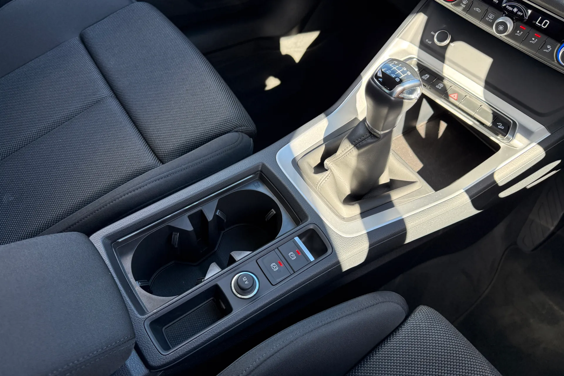 Audi Q3 thumbnail image number 39