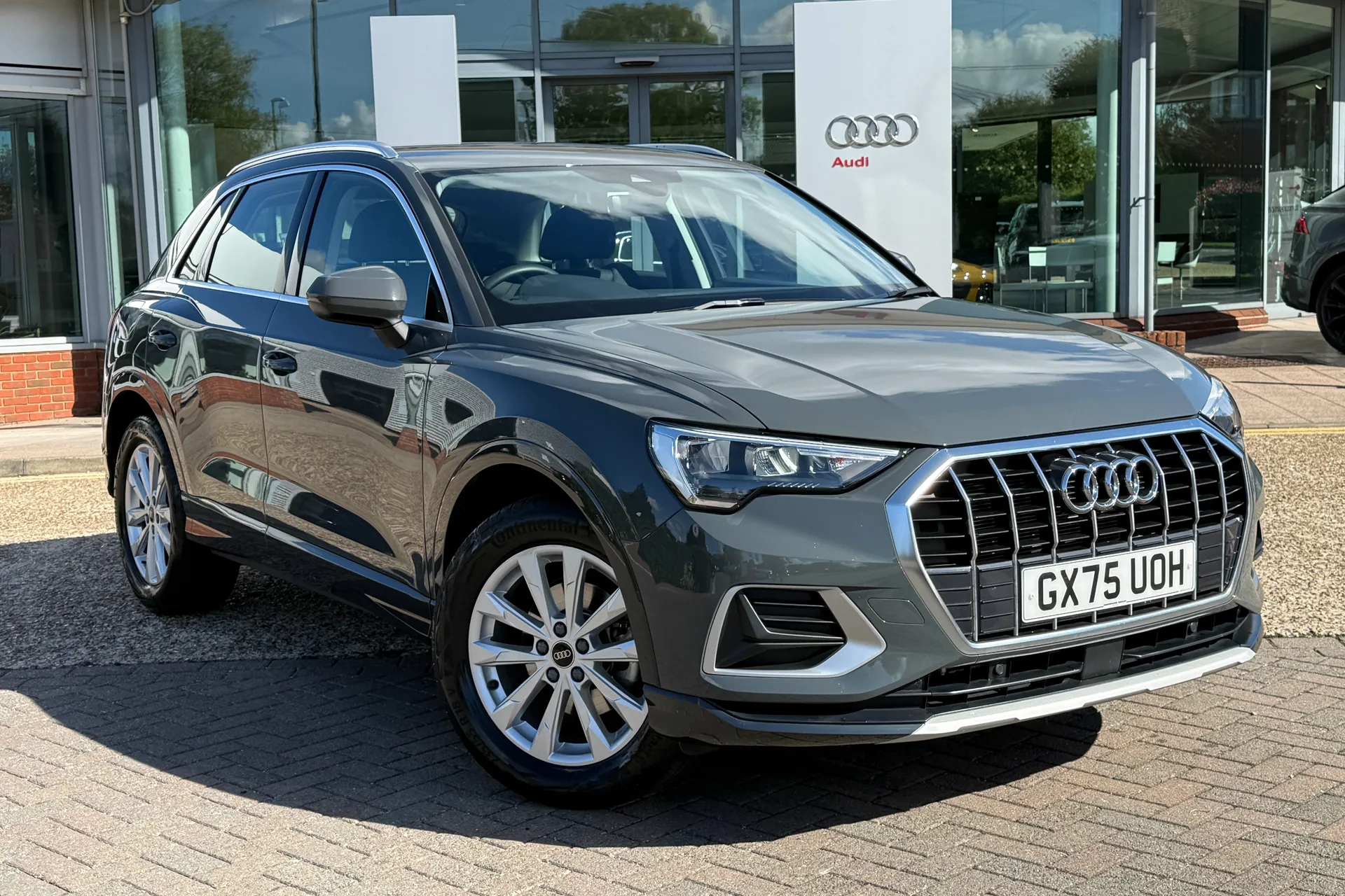 Audi Q3 thumbnail image number 24