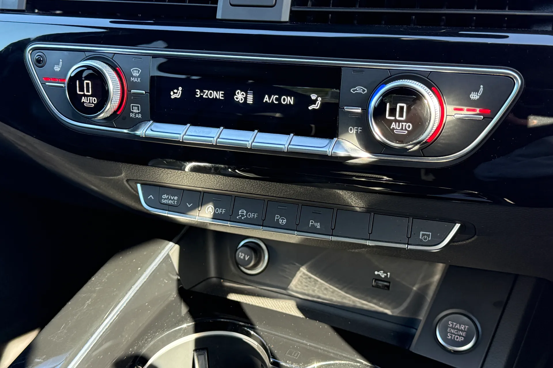 Audi A4 thumbnail image number 15